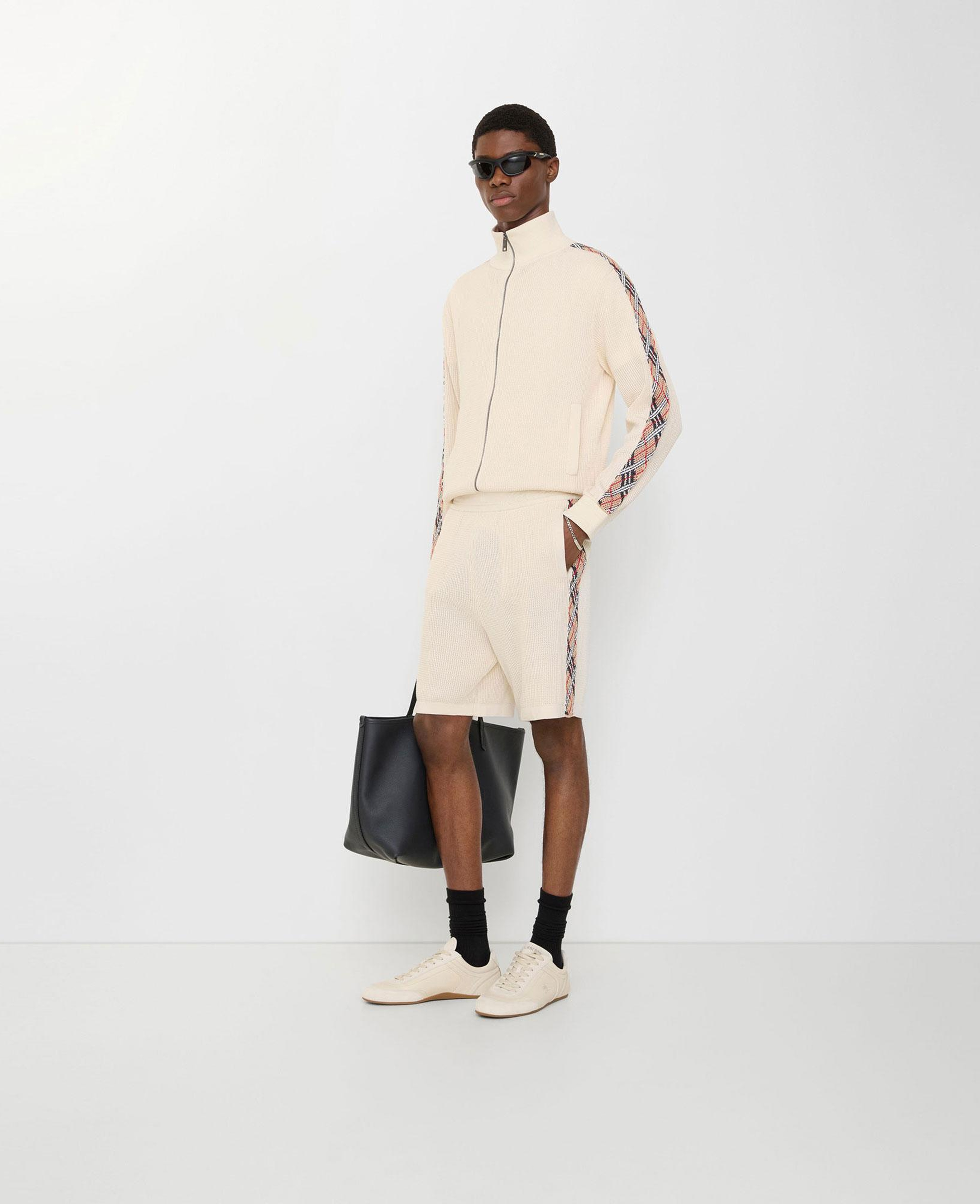 Burberry Erkek Bej Şort