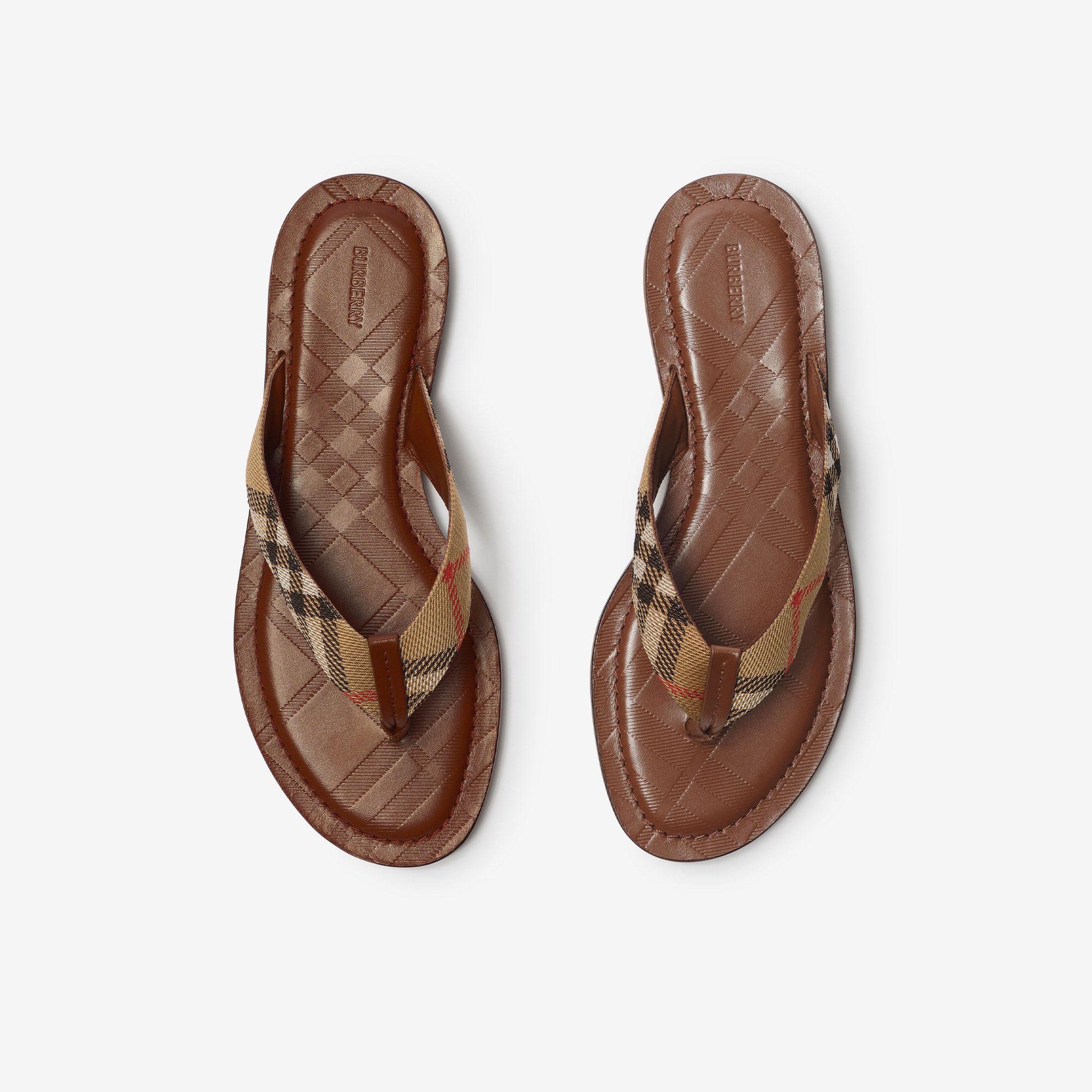 Burberry Check Pavilion Kadın Bej Sandalet