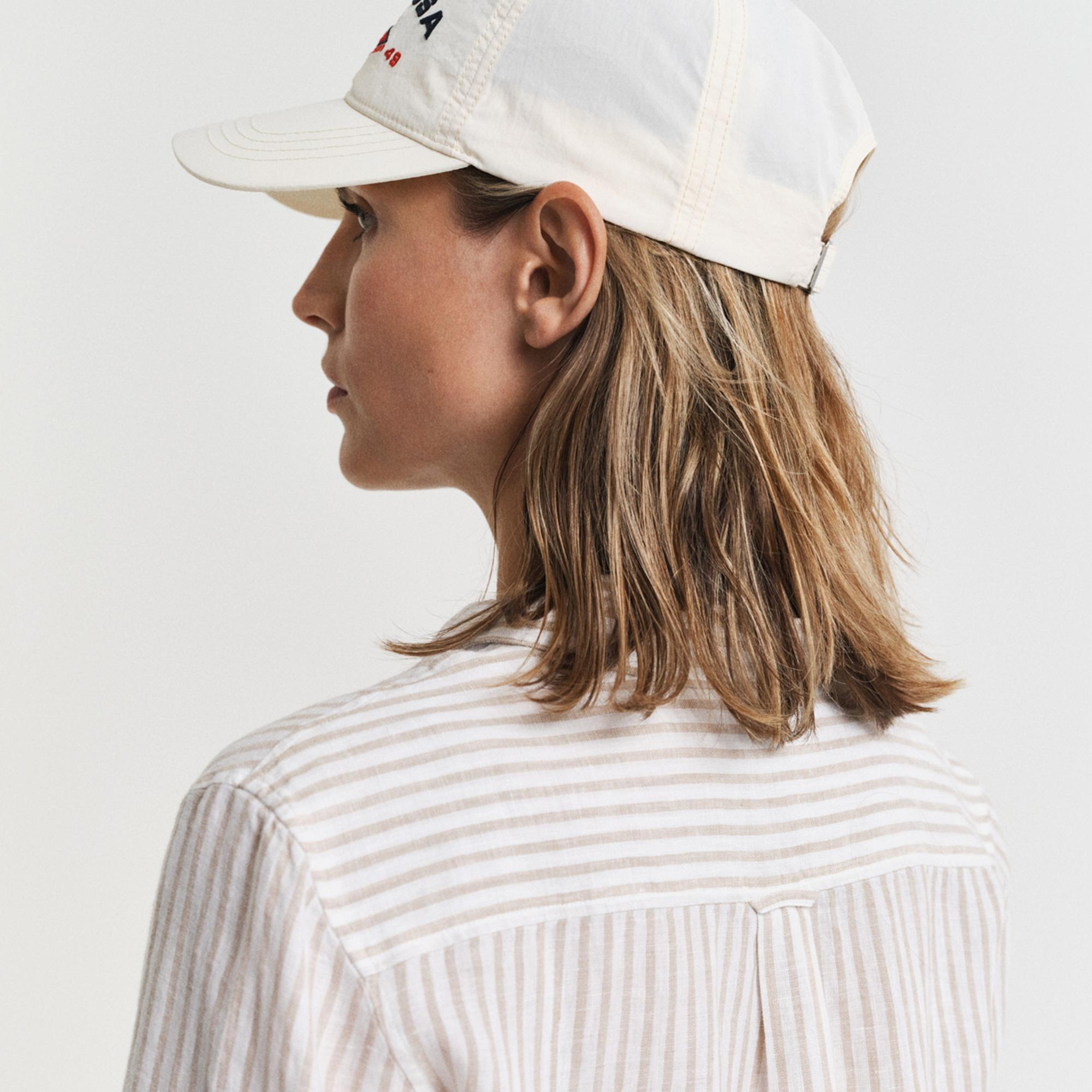 GANT Kadın Bej Regular Fit Klasik Yaka Çizgili Keten Gömlek