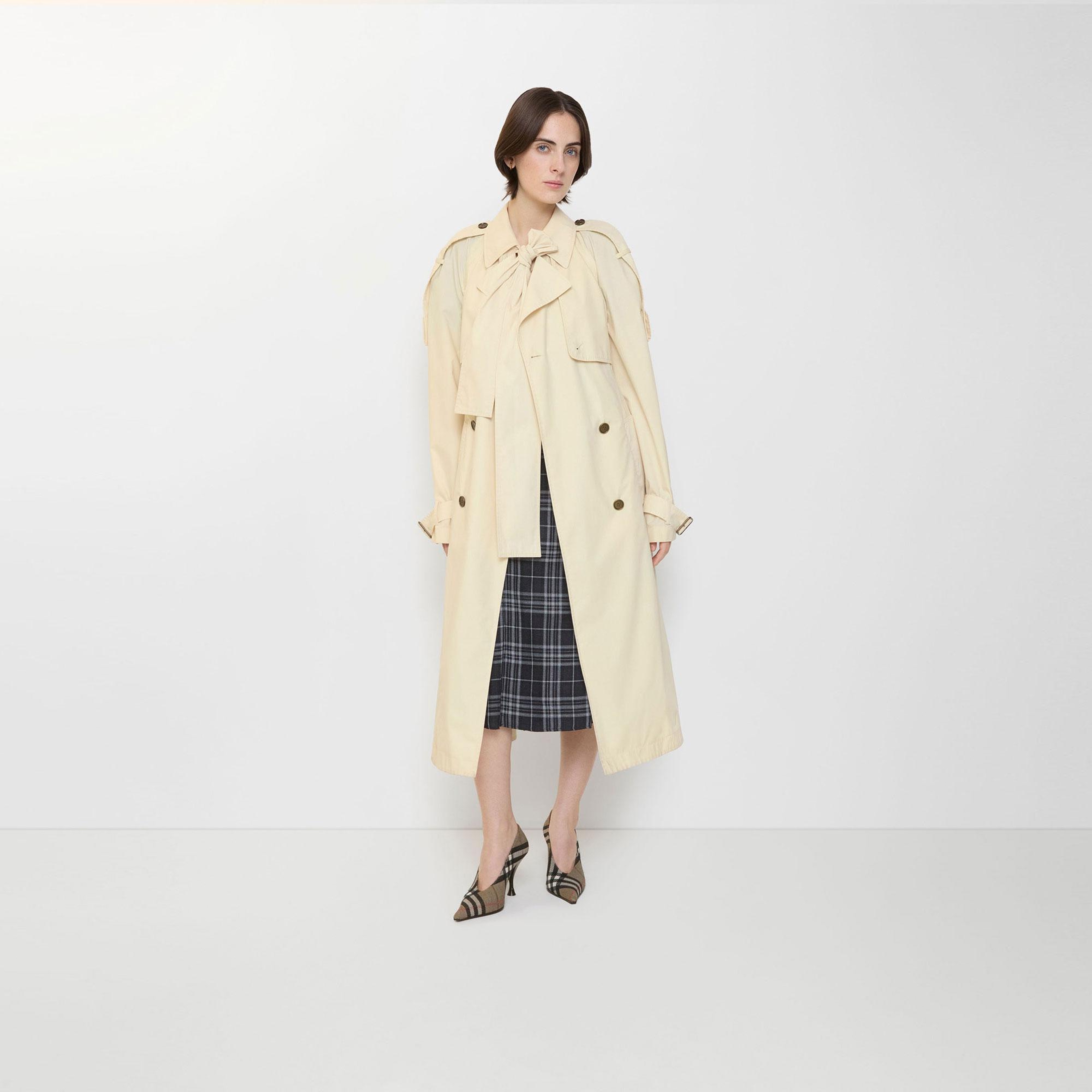 Burberry Trerose Kadın Krem Pardesü