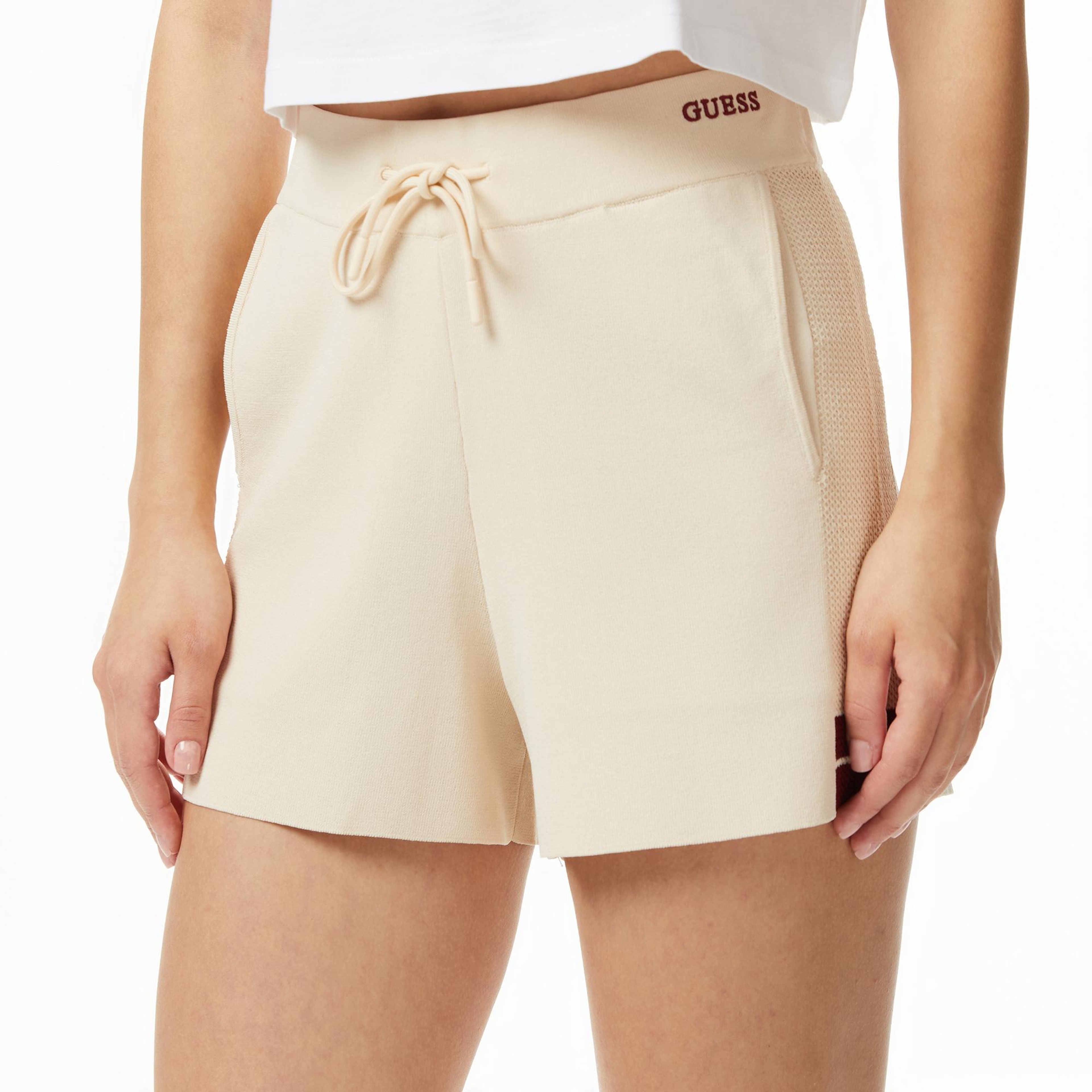 Guess Gabry Aktif Relaxed Fit Kadın Krem Şort