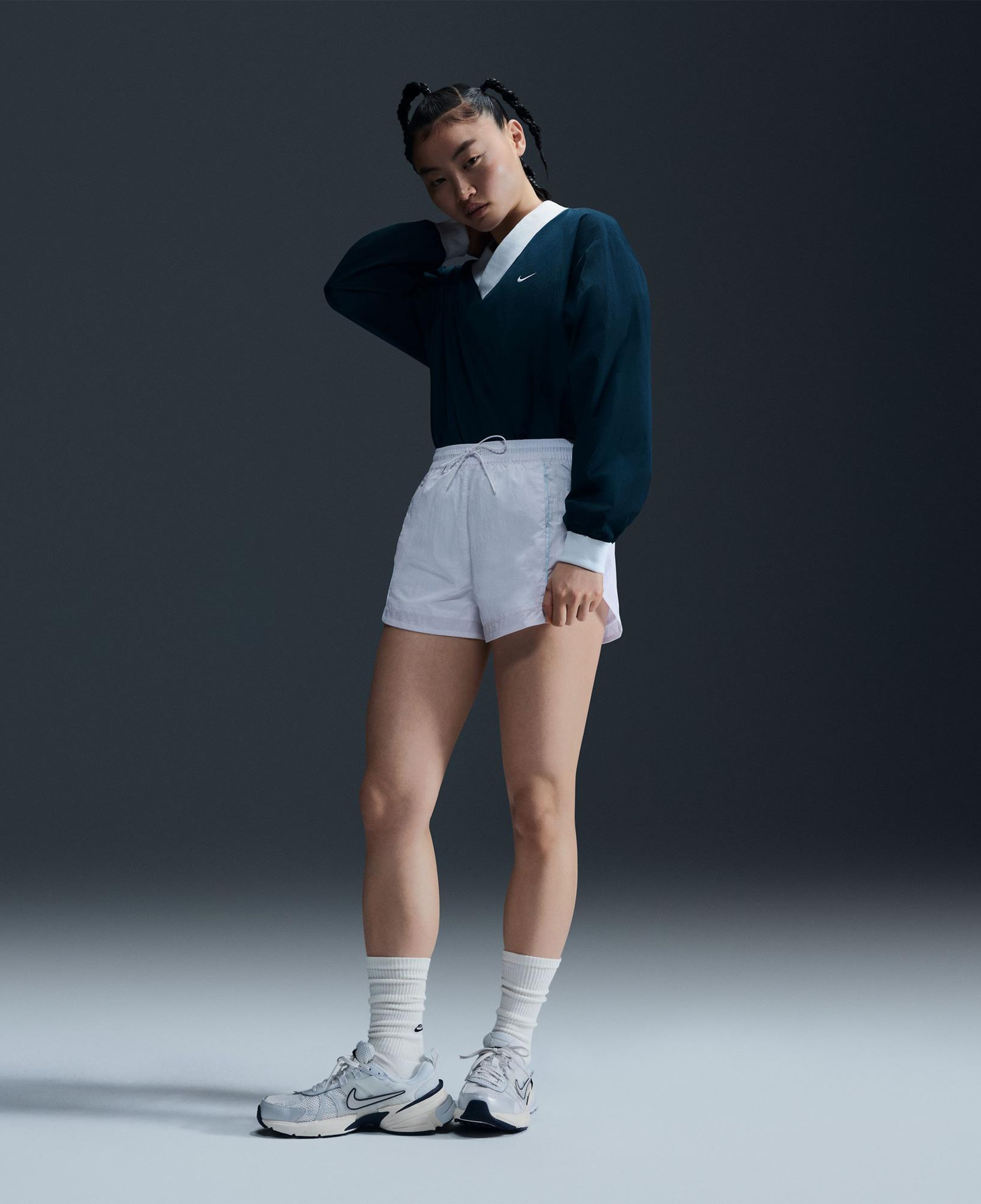 Nike Sportswear Essential Woven Kadın Lacivert Sweatshirt