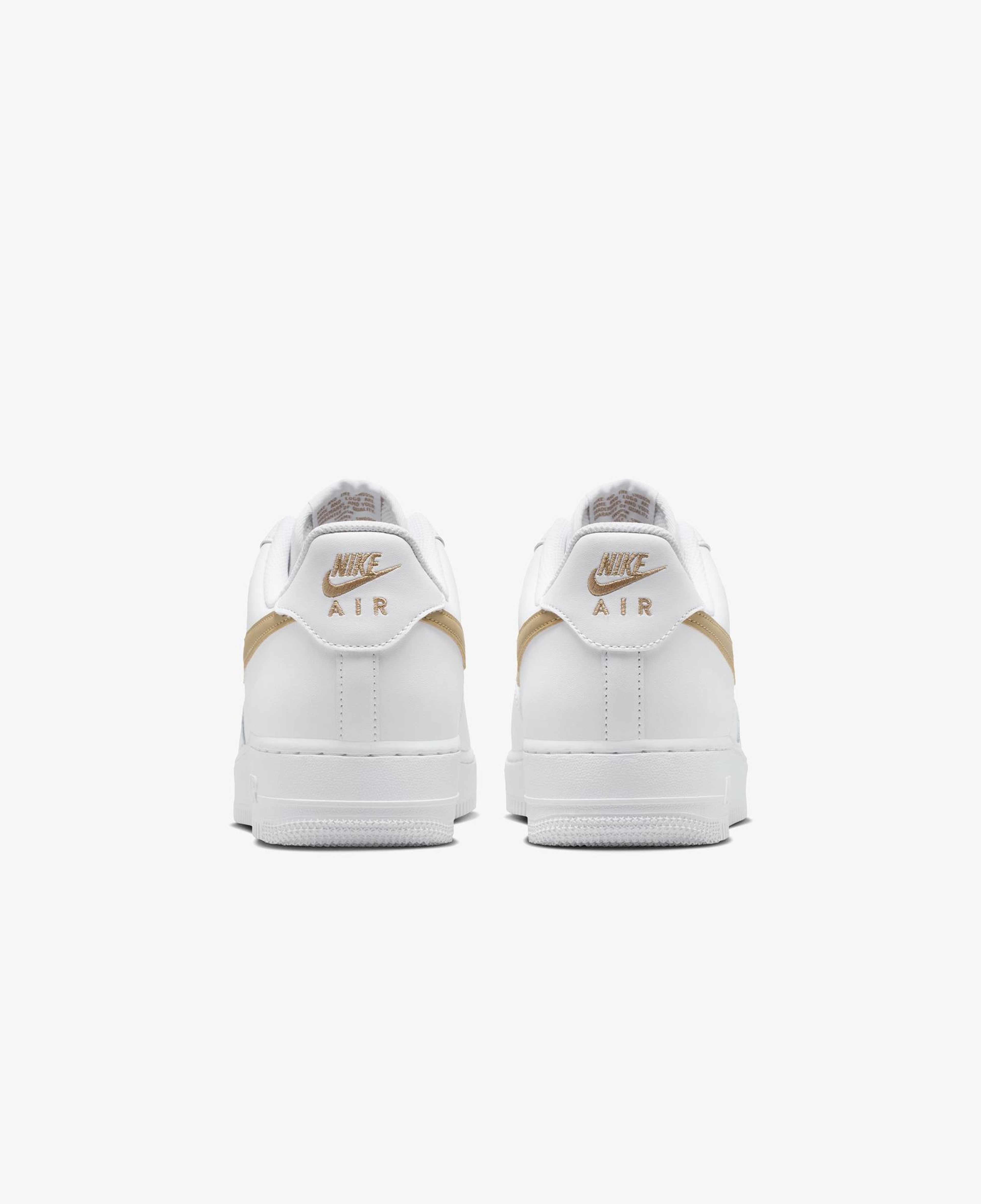 Nike Air Force 1 '07 Erkek Beyaz Spor Ayakkabı