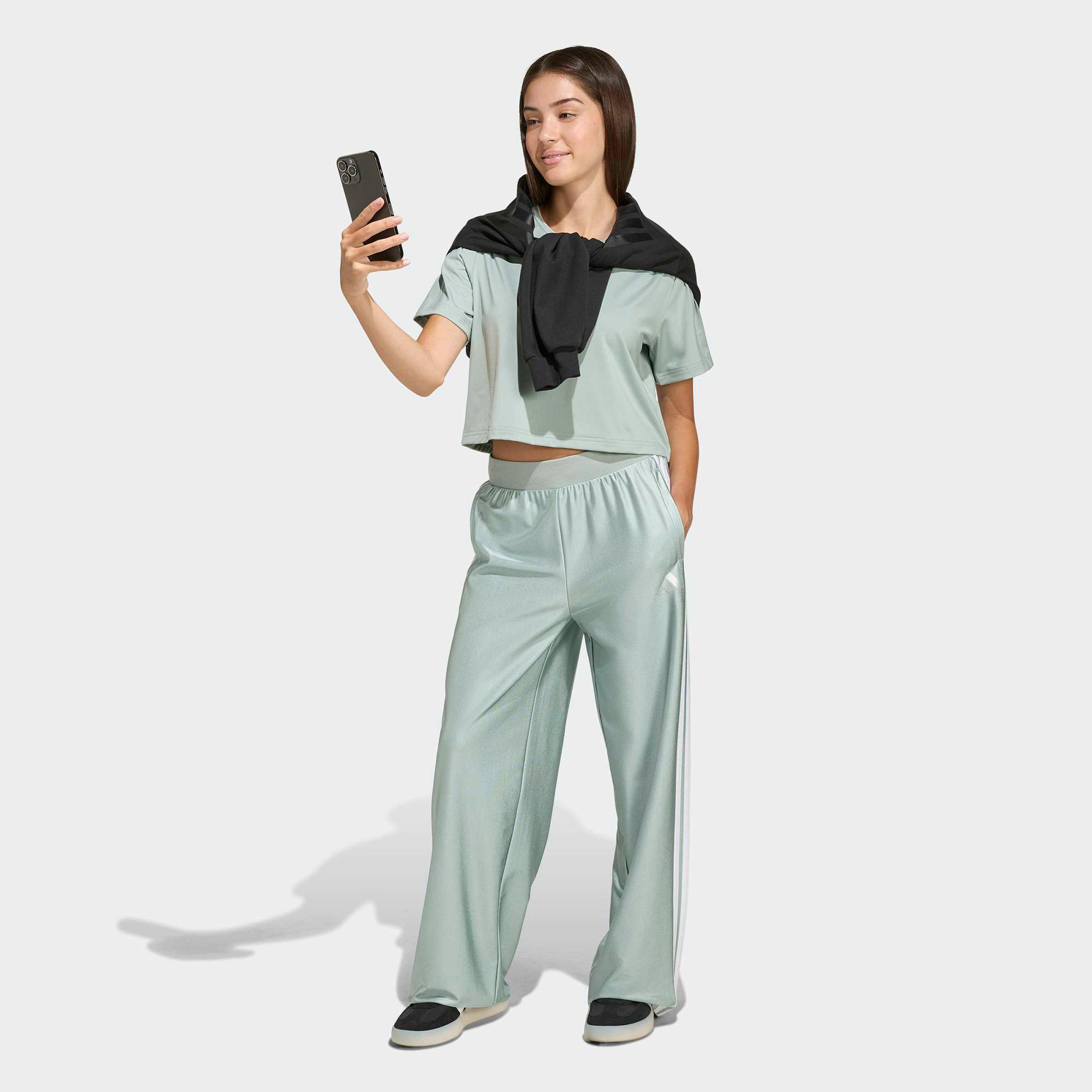 adidas Train Essentials Seasonal Çocuk Yeşil Crop T-Shirt