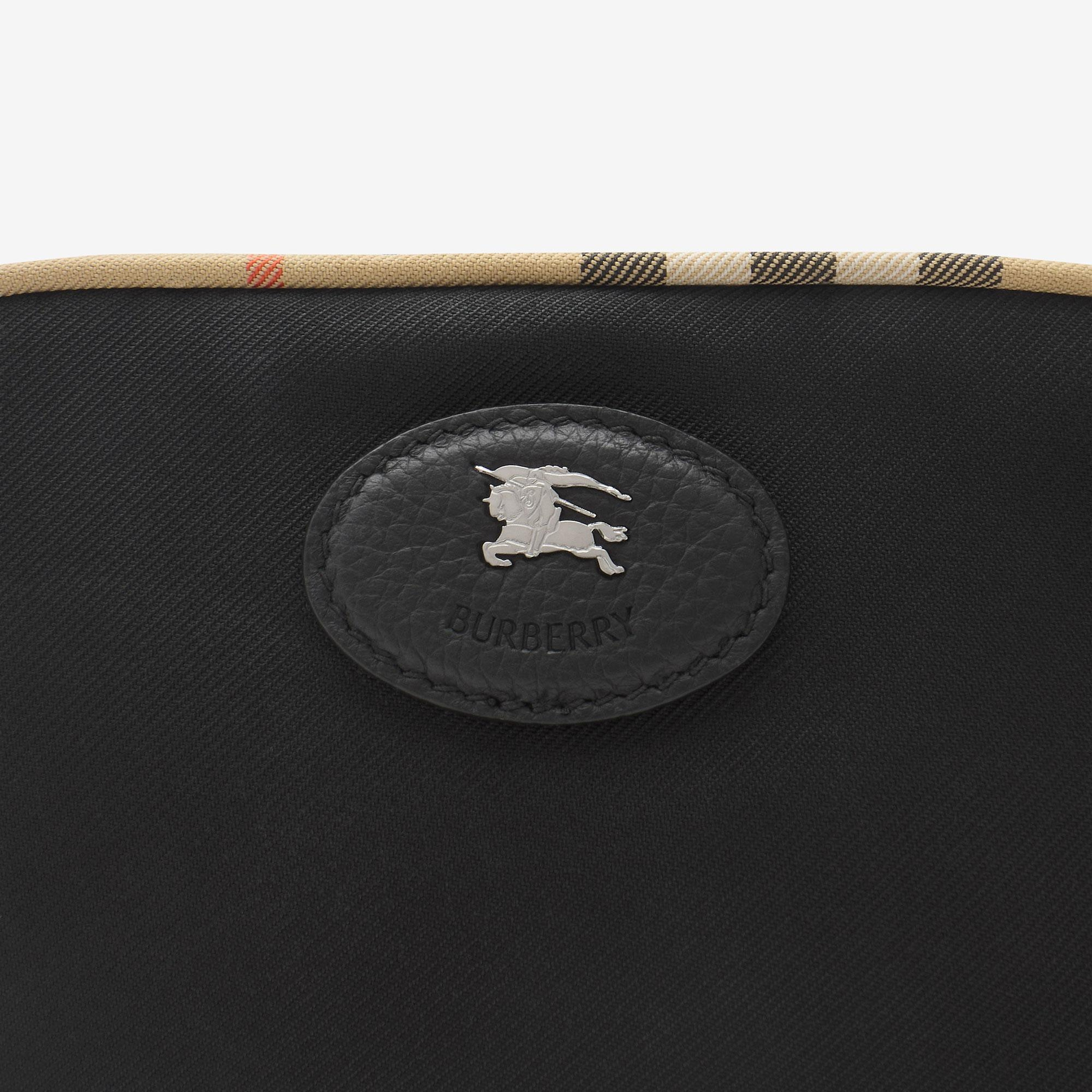 Burberry Small Check Piping Pouch Erkek Siyah El Çantası