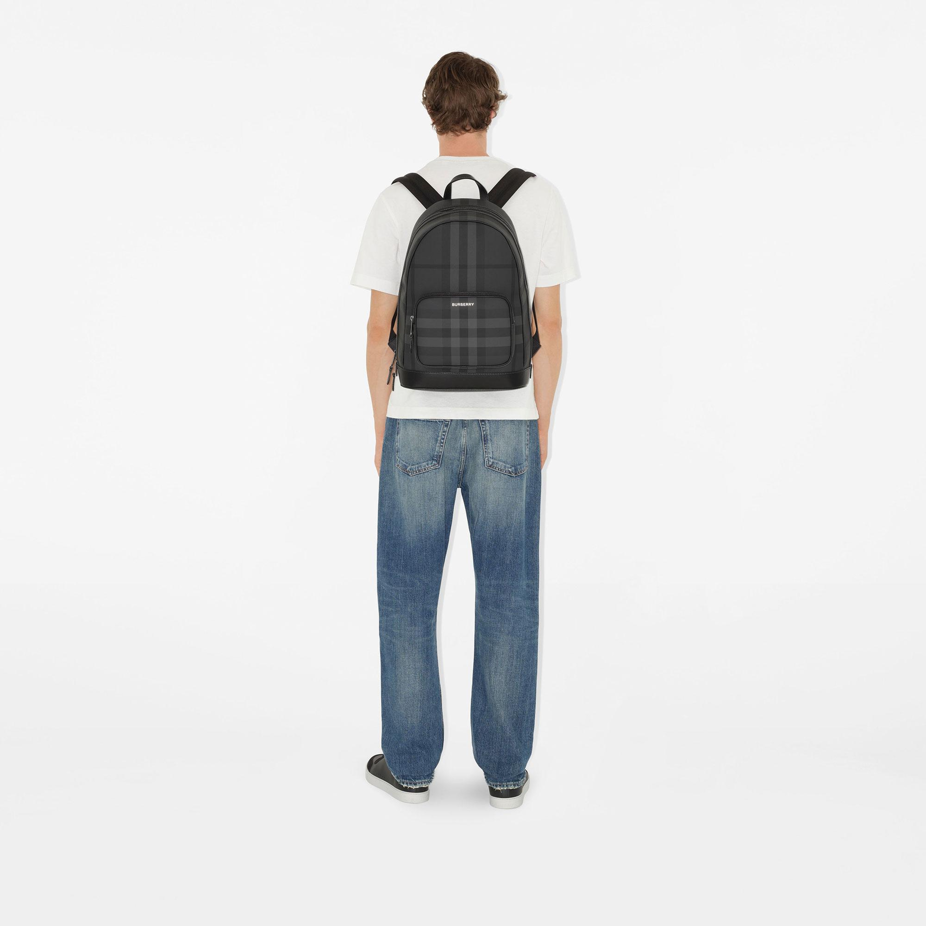 Burberry Erkek Gri Sırt Çantası