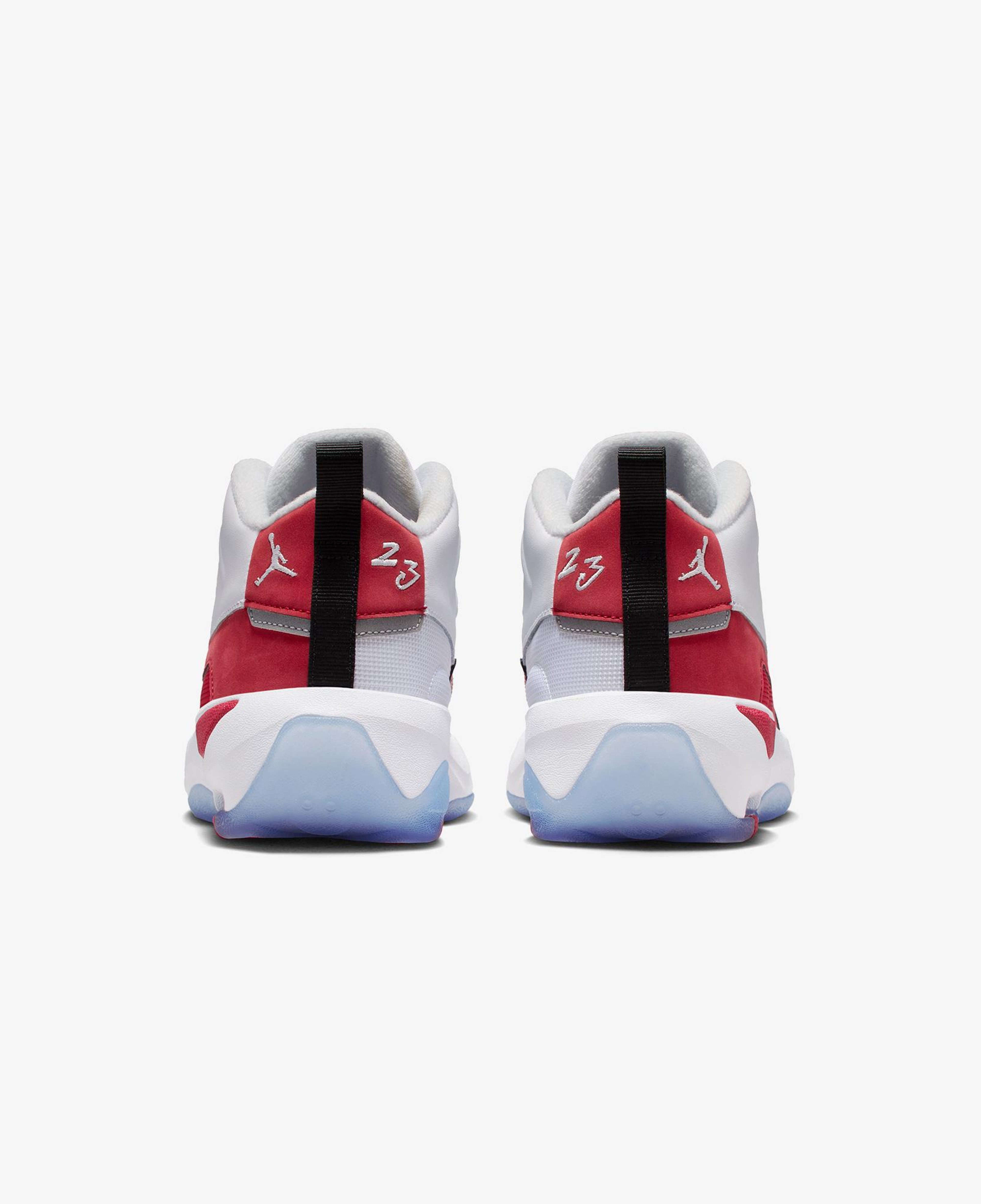 Jordan Max Aura 7 Genç Çocuk Beyaz Spor Ayakkabı