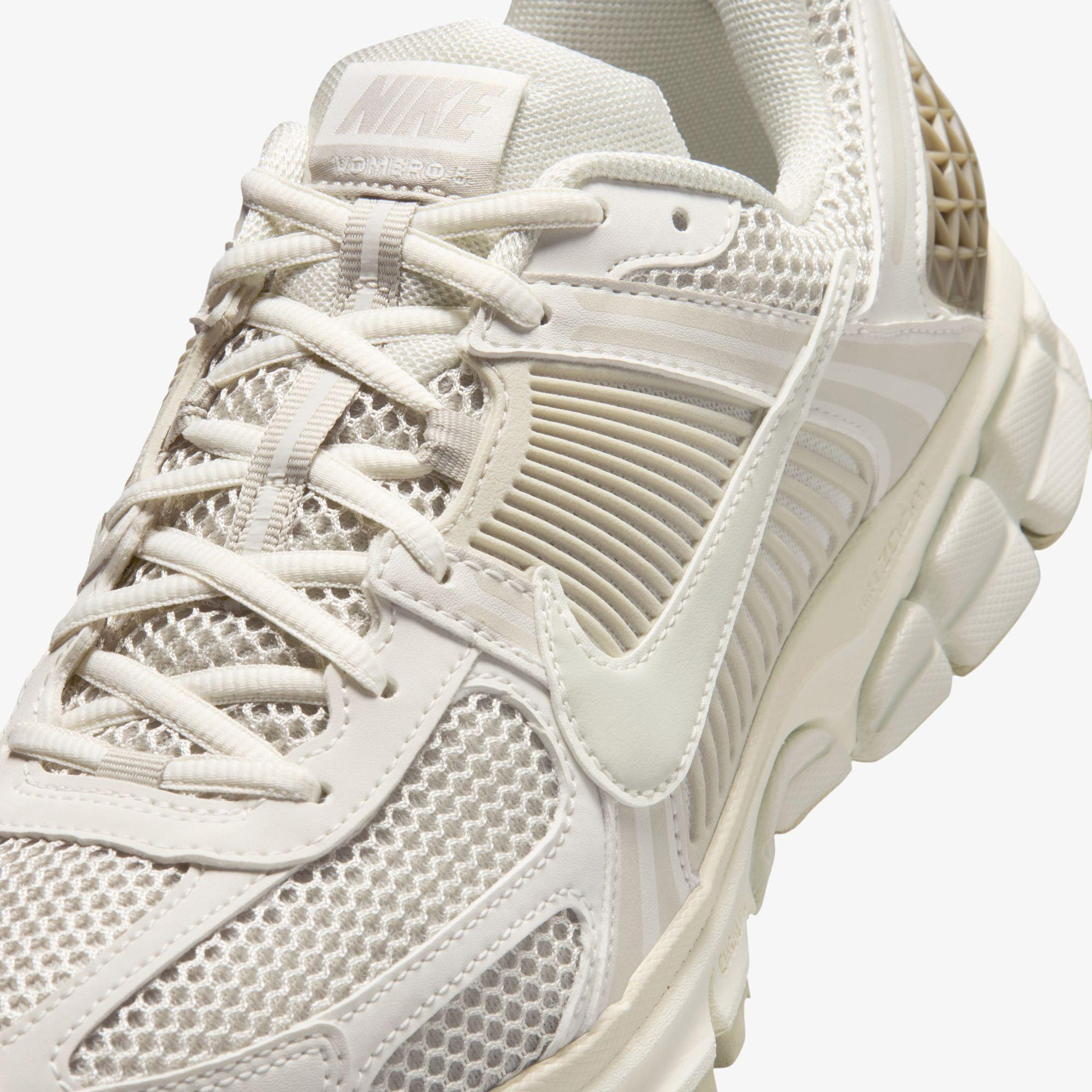 Nike Zoom Vomero 5 Erkek Bej Spor Ayakkabı