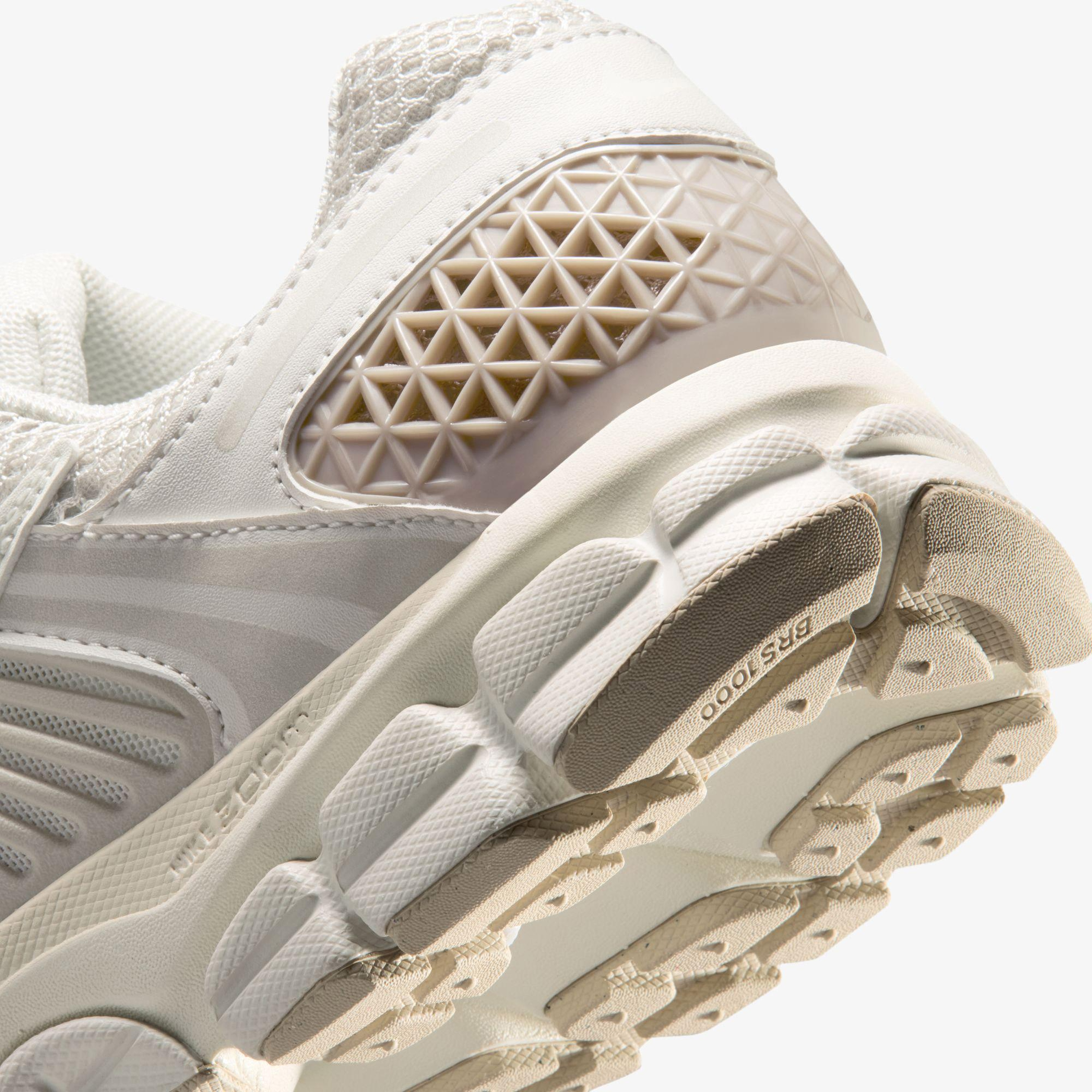 Nike Zoom Vomero 5 Erkek Bej Spor Ayakkabı