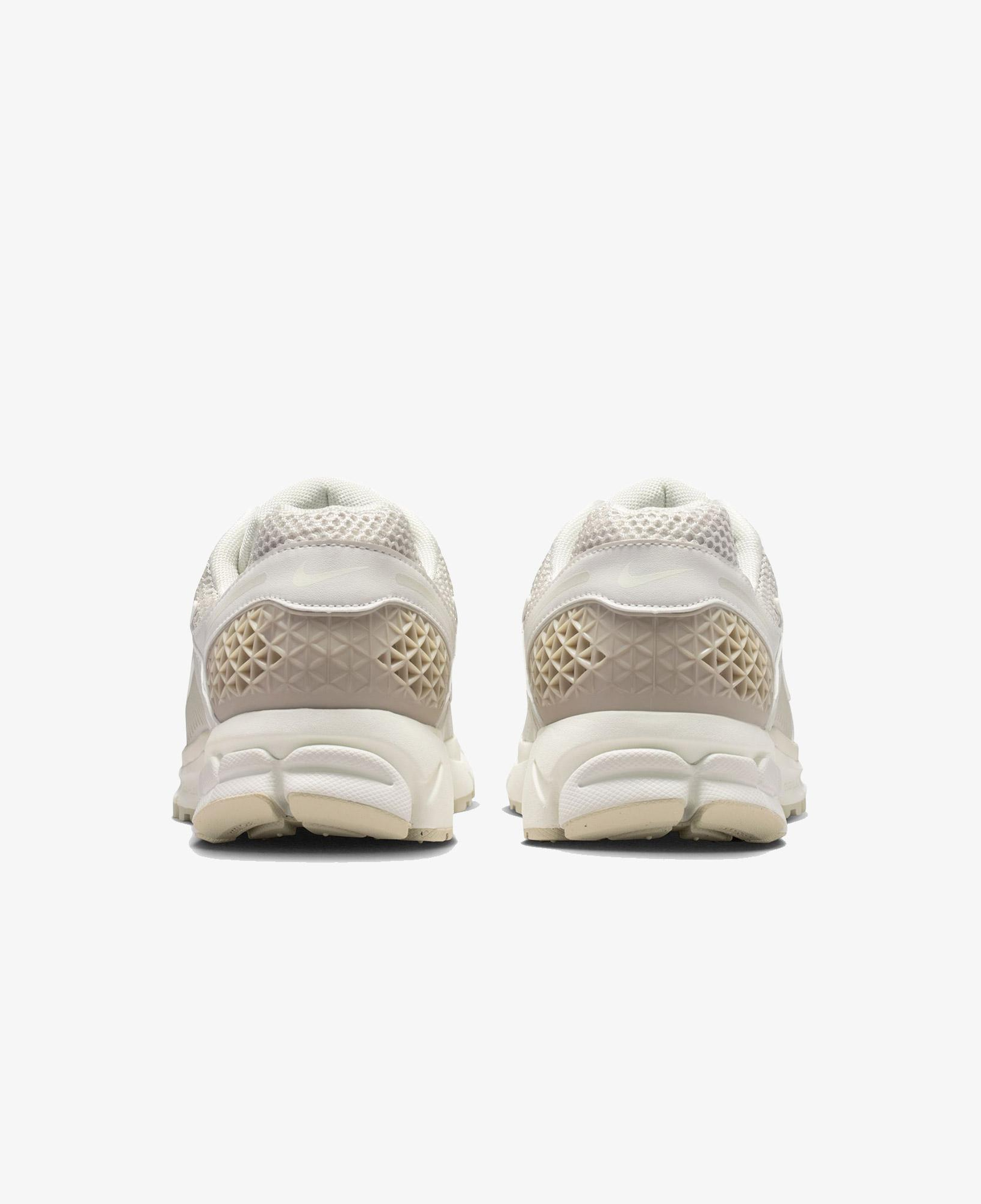 Nike Zoom Vomero 5 Erkek Bej Spor Ayakkabı