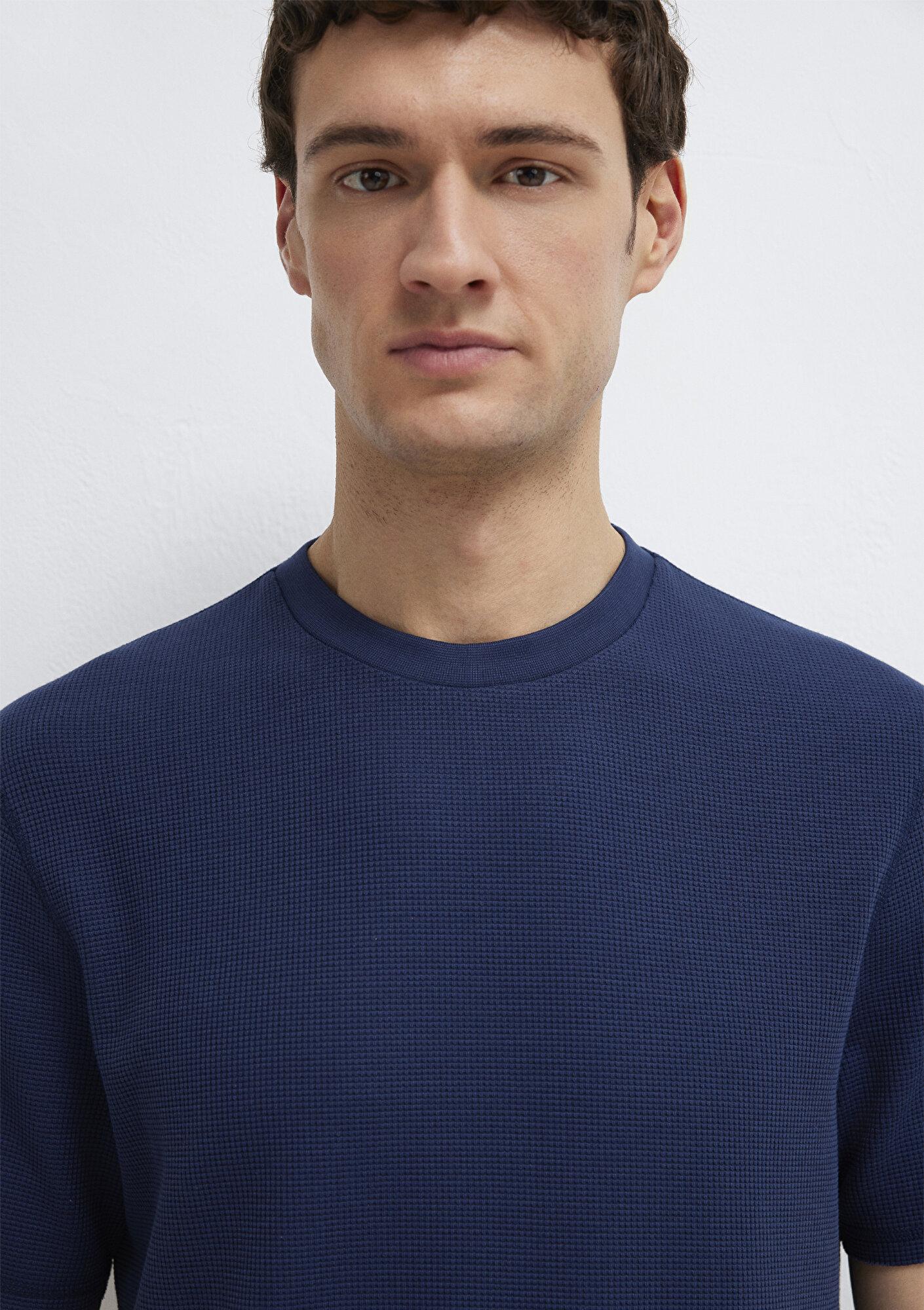 Mavi Dokulu Lacivert Basic Tişört Regular Fit / Normal Kesim 0610277-70492