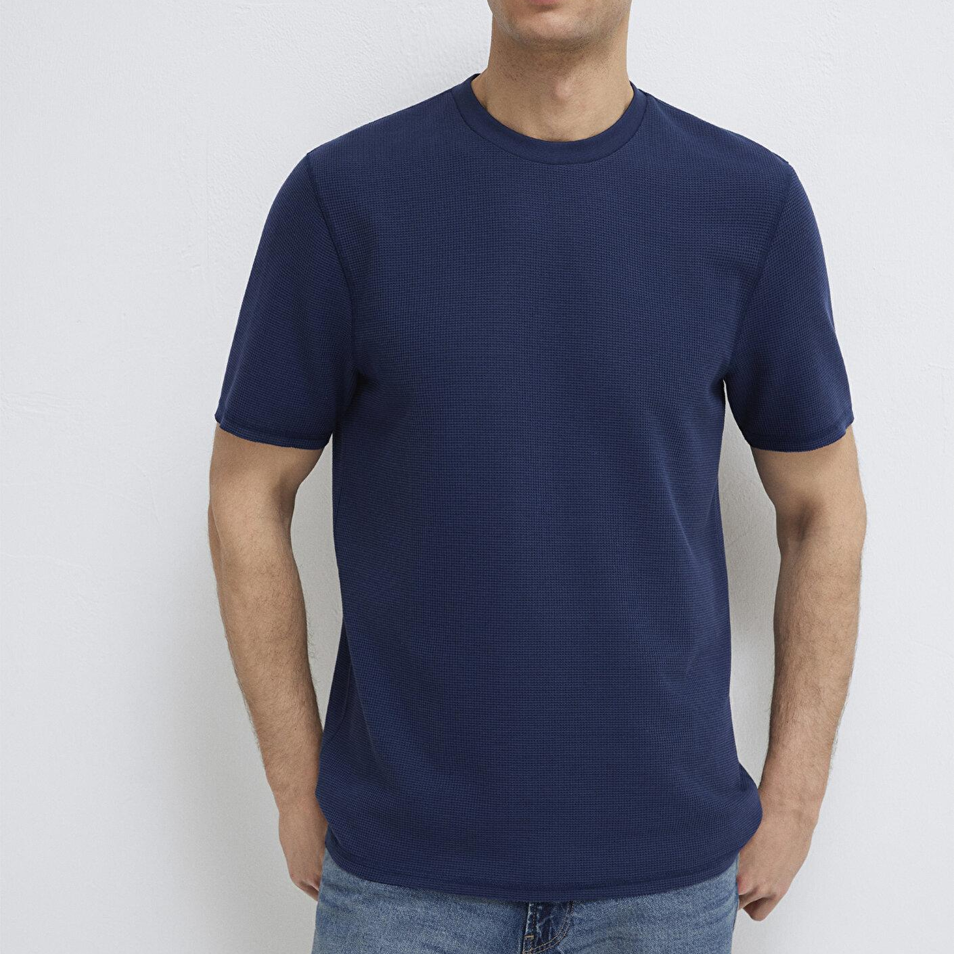 Mavi Dokulu Lacivert Basic Tişört Regular Fit / Normal Kesim 0610277-70492