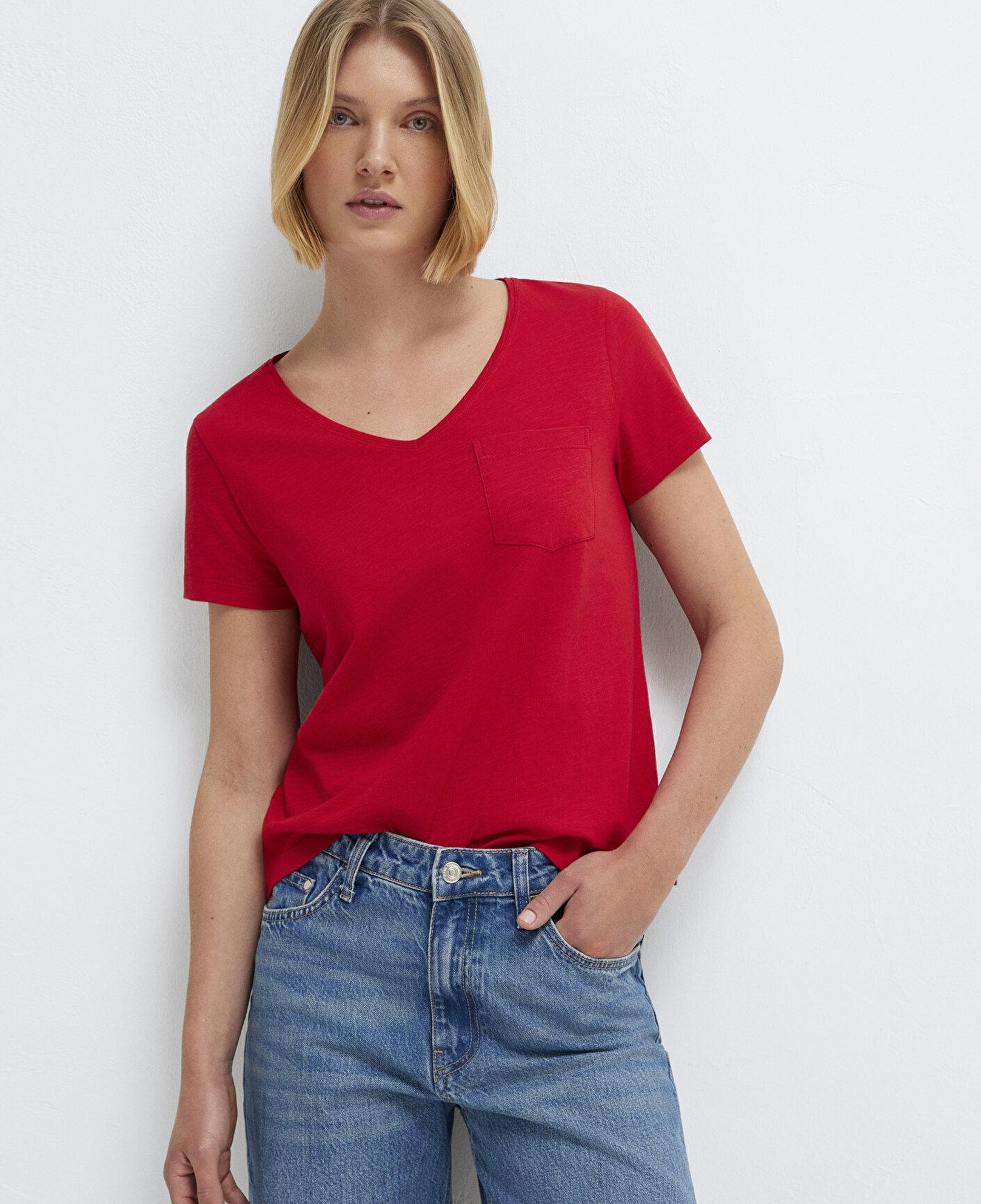 Mavi V Yaka Kırmızı Basic Tişört Slim Fit / Dar Kesim 1614178-86417