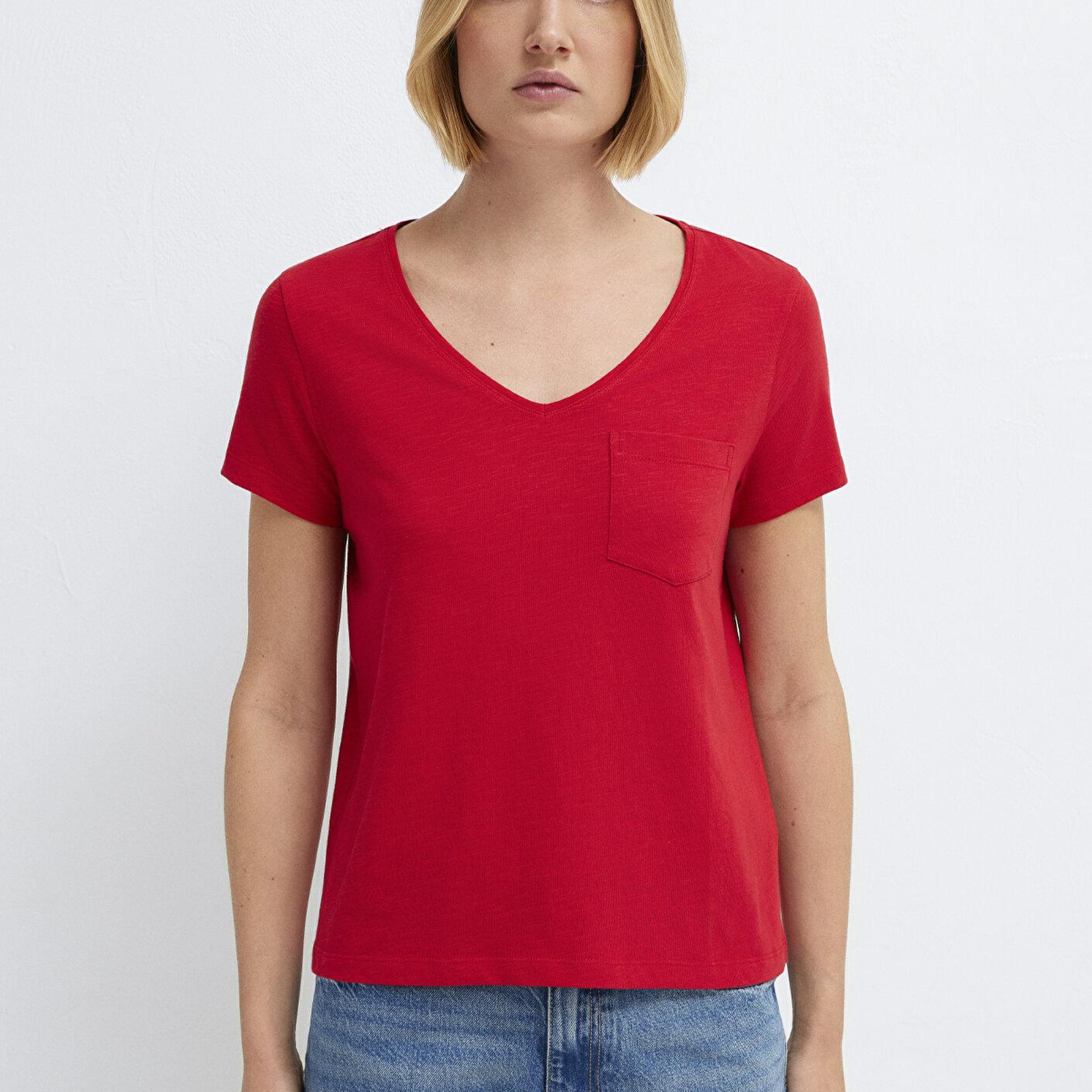 Mavi V Yaka Kırmızı Basic Tişört Slim Fit / Dar Kesim 1614178-86417