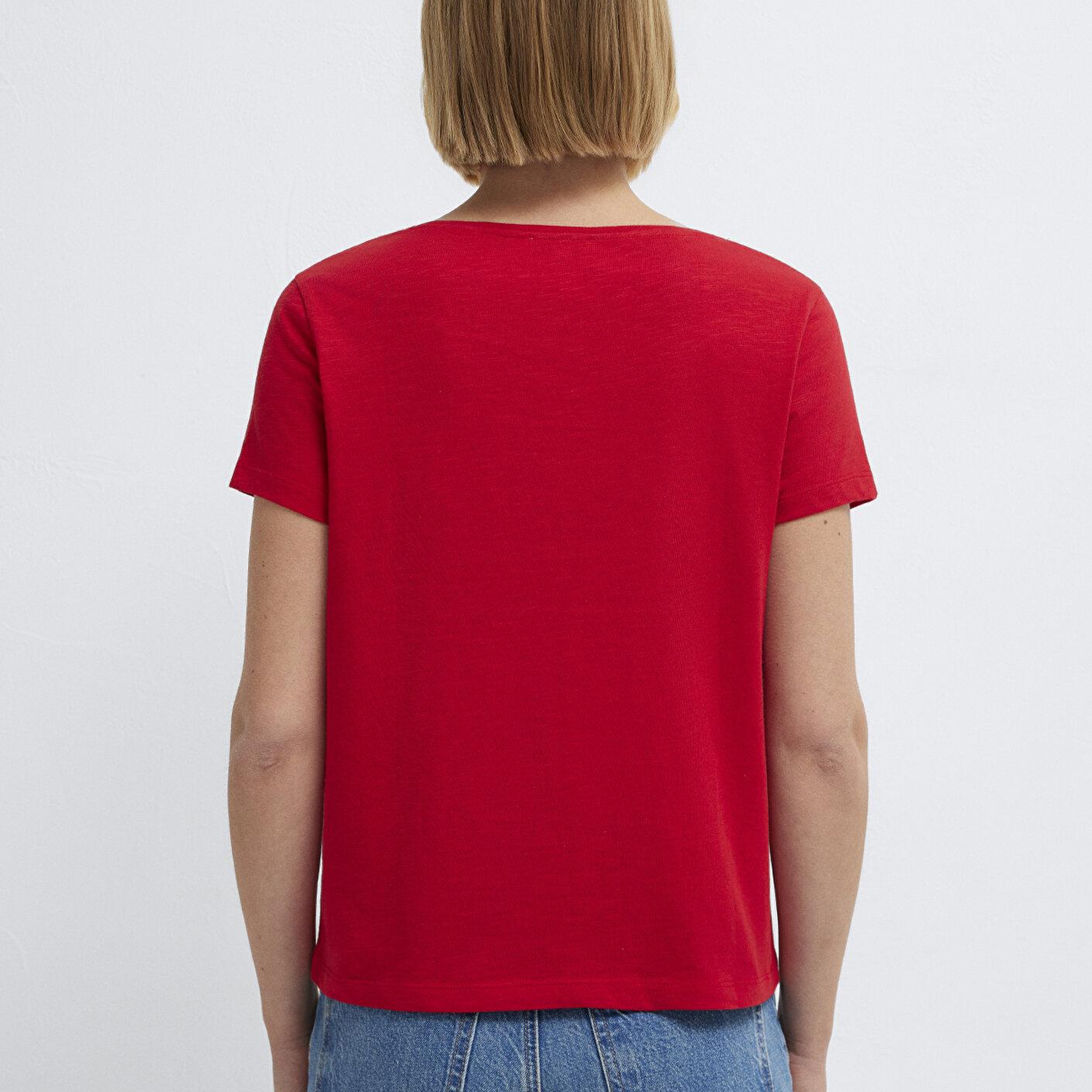Mavi V Yaka Kırmızı Basic Tişört Slim Fit / Dar Kesim 1614178-86417