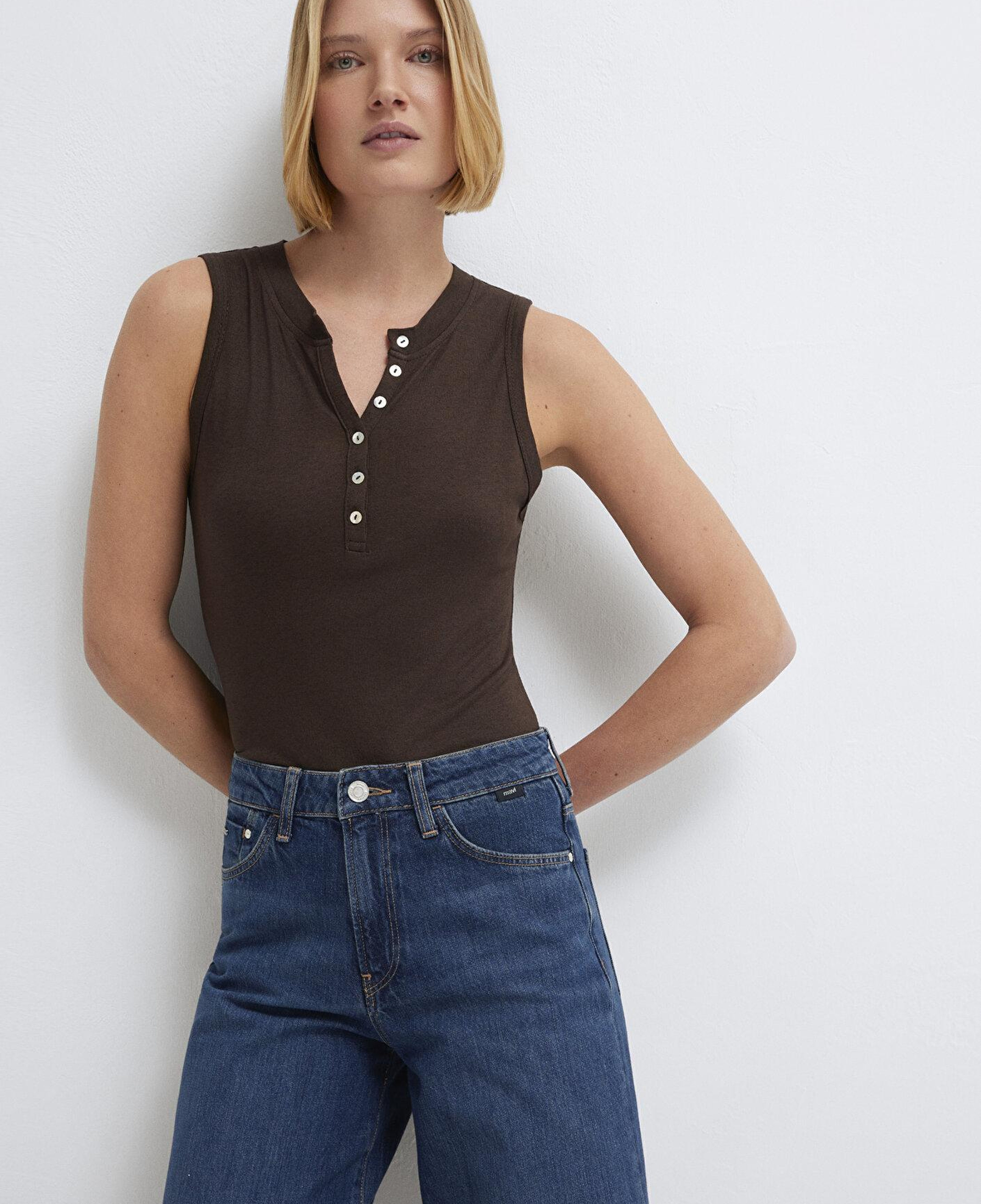 Mavi Düğmeli Kahverengi Atlet Slim Fit / Dar Kesim 1614062-88067
