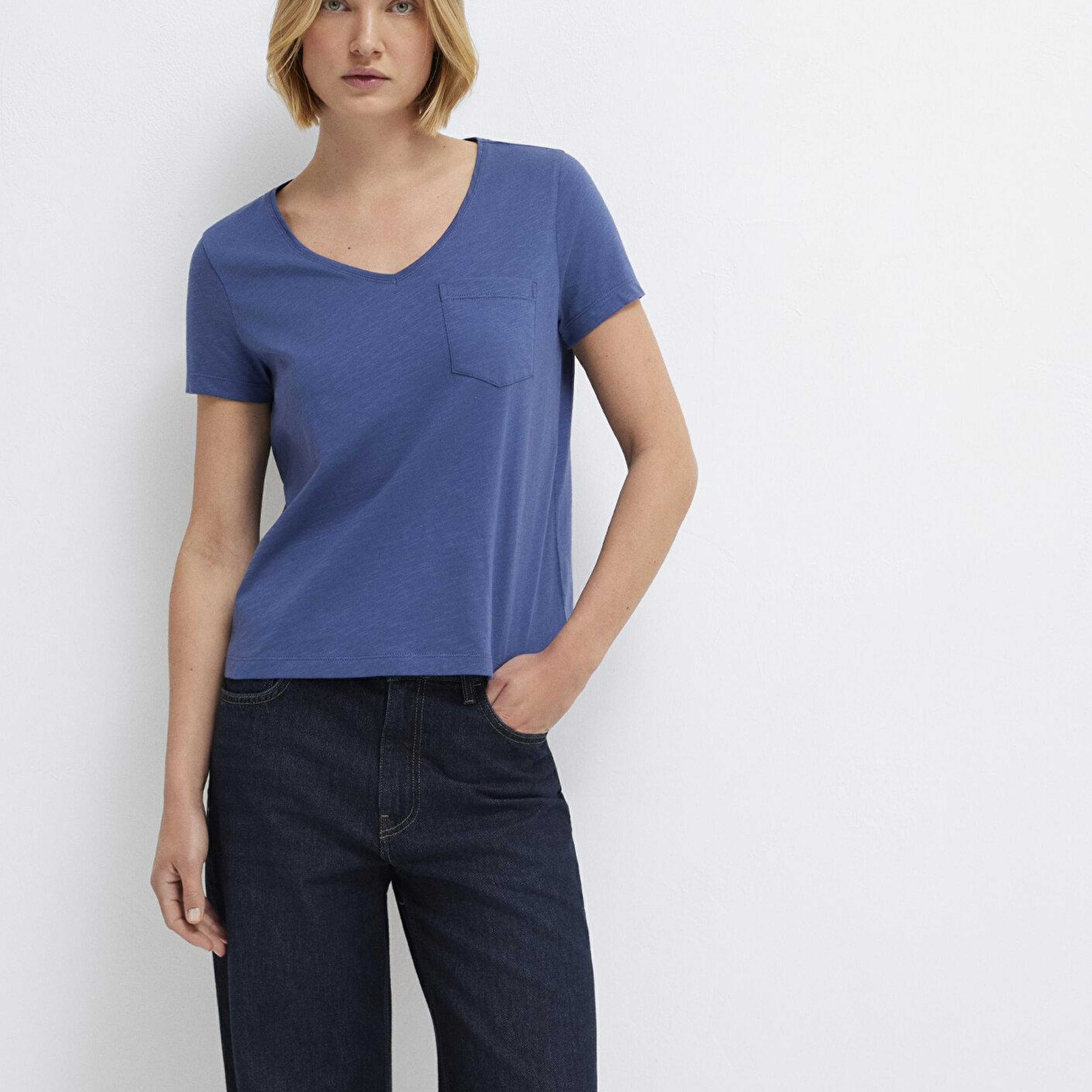 Mavi V Yaka Mavi Basic Tişört Slim Fit / Dar Kesim 1614178-70757