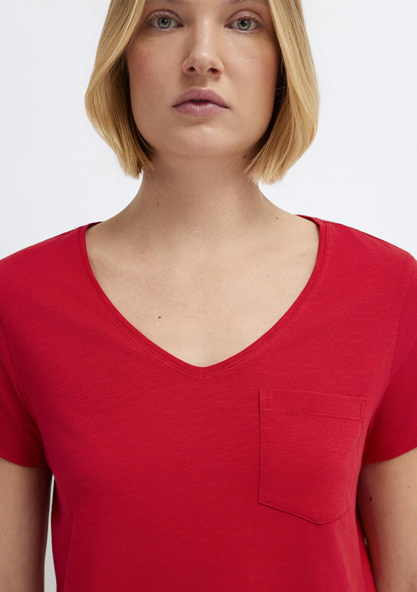Mavi V Yaka Kırmızı Basic Tişört Slim Fit / Dar Kesim 1614178-86417