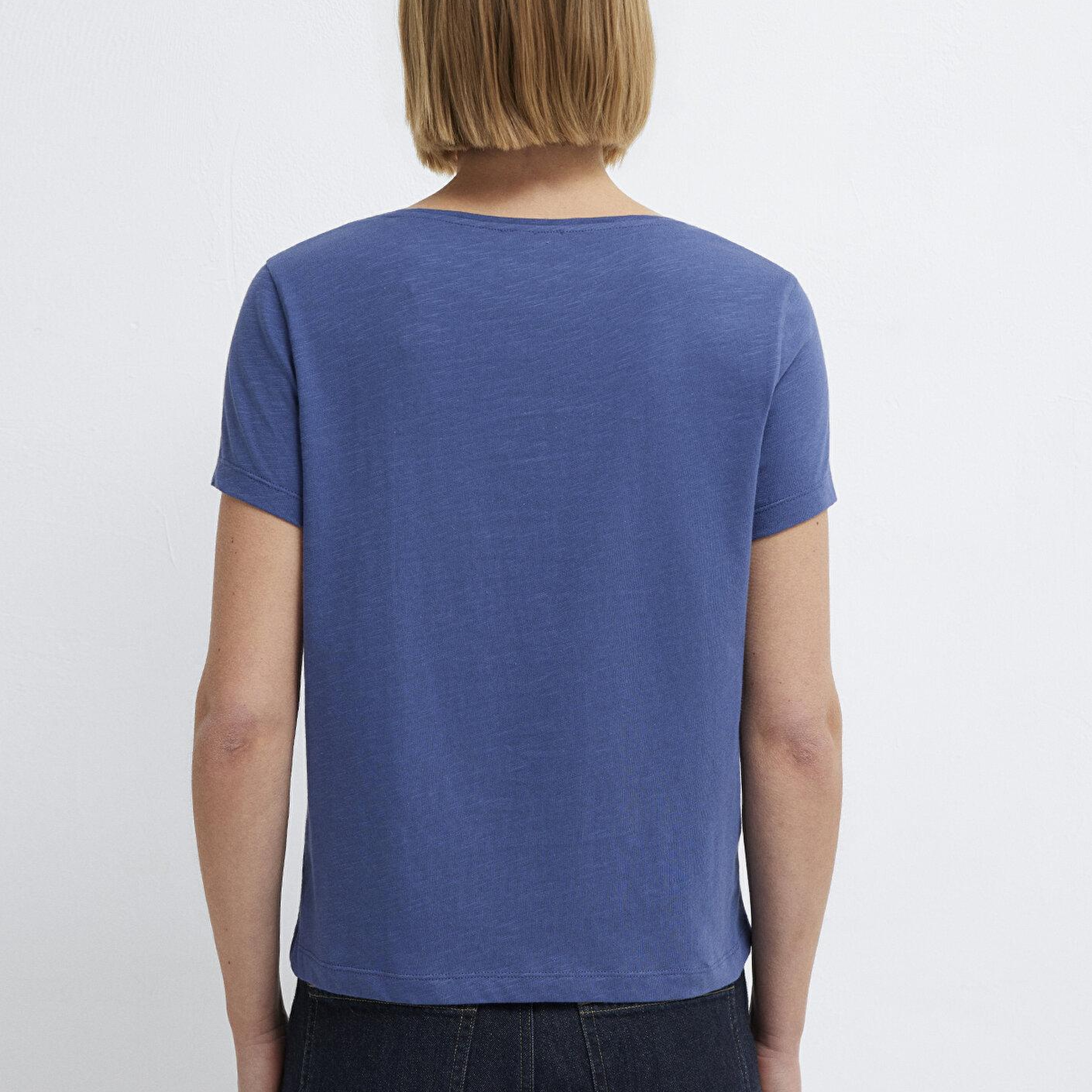 Mavi V Yaka Mavi Basic Tişört Slim Fit / Dar Kesim 1614178-70757