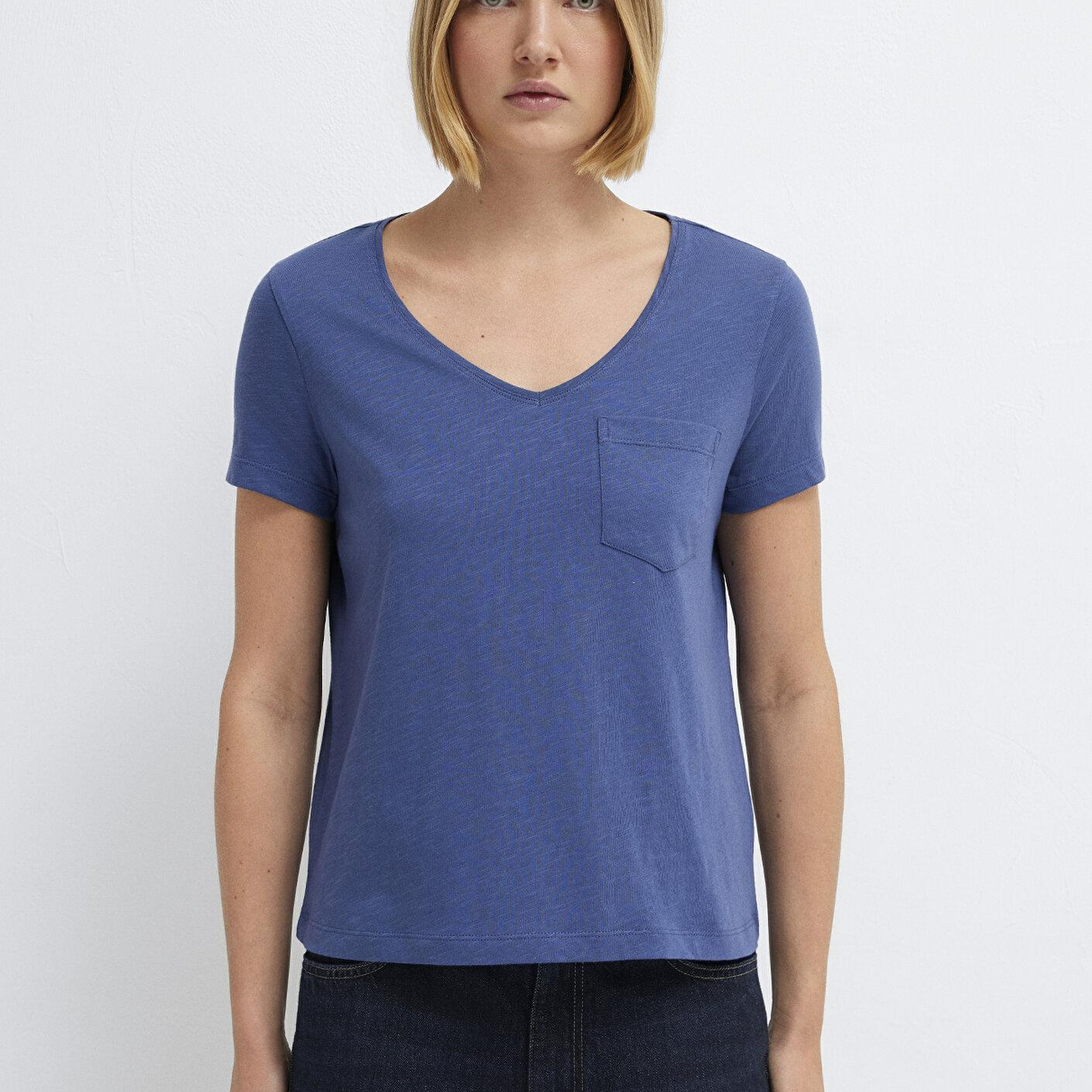 Mavi V Yaka Mavi Basic Tişört Slim Fit / Dar Kesim 1614178-70757