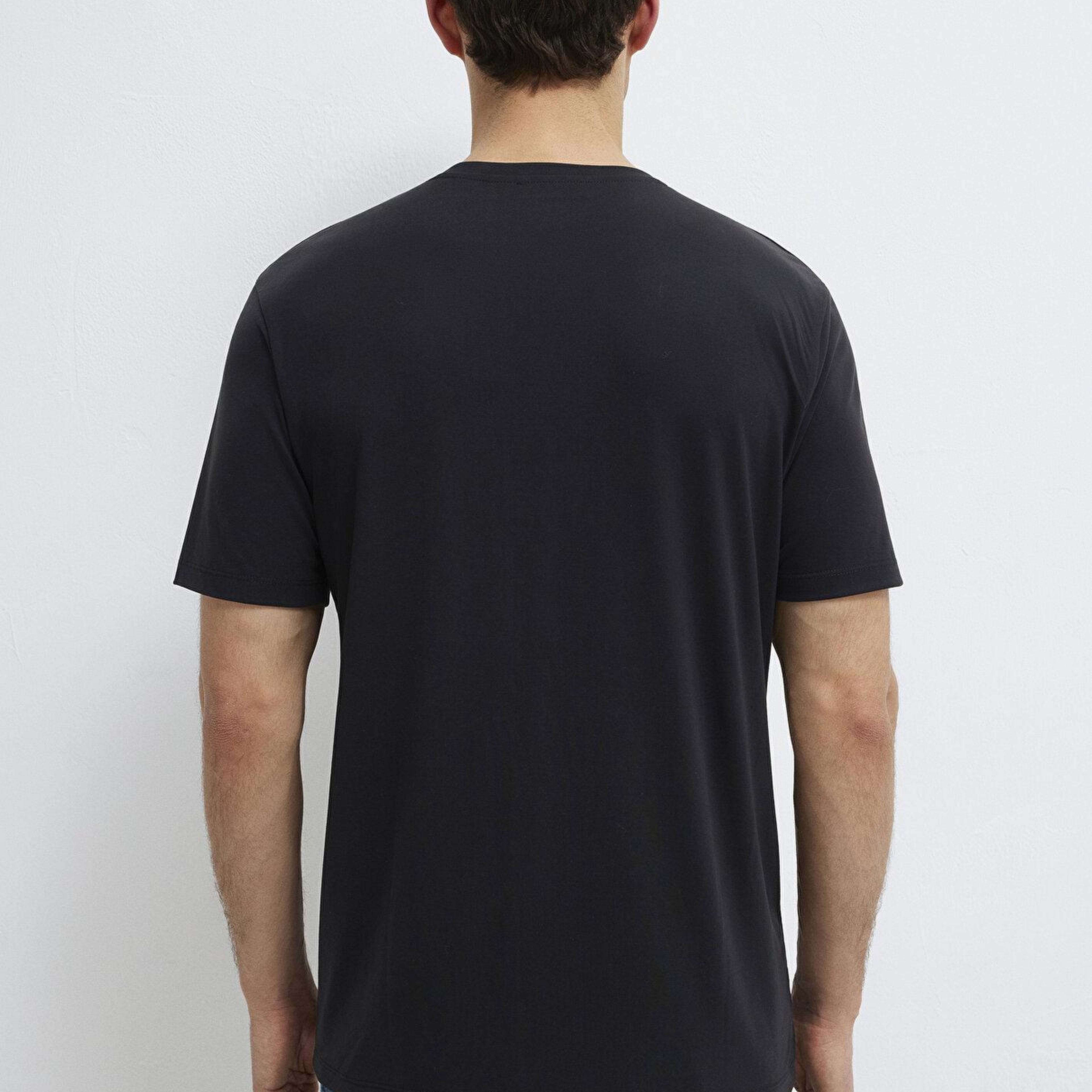 Mavi Soft-Premium Siyah (TENCEL™) Modal Karışımlı Tişört Regular Fit / Normal Kesim 0613469-900