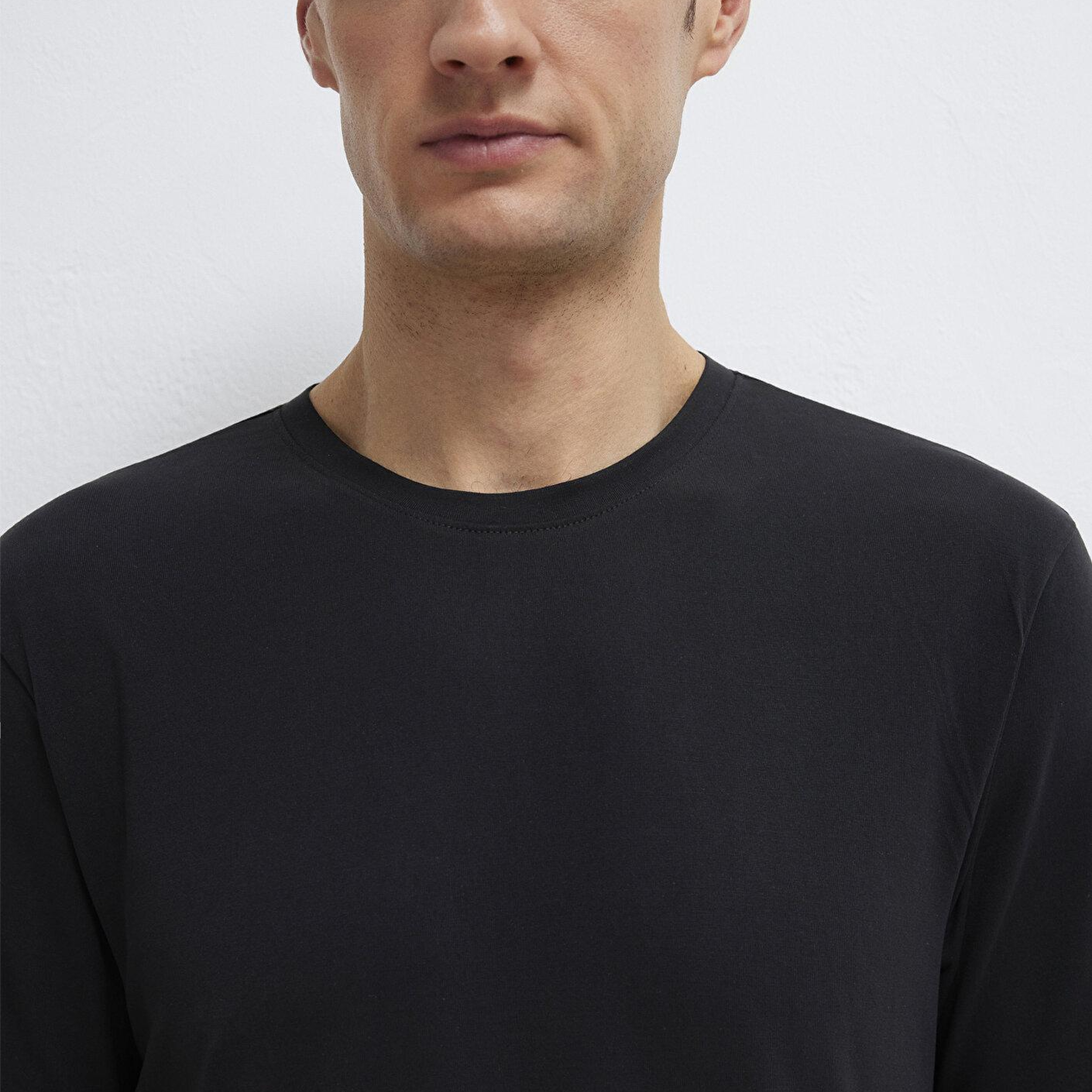 Mavi Soft-Premium Siyah (TENCEL™) Modal Karışımlı Tişört Regular Fit / Normal Kesim 0613469-900