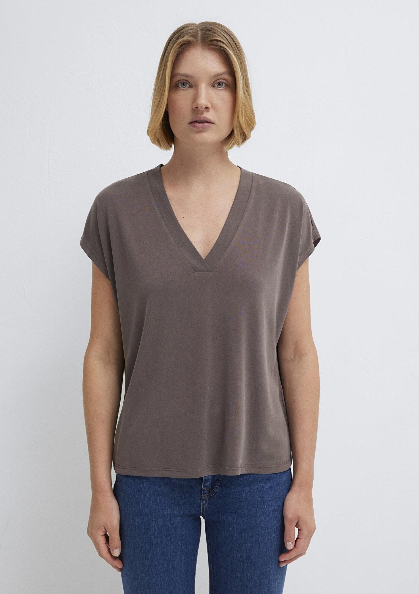Mavi Soft-Premium Kahverengi (TENCEL™) Modal Karışımlı V Yaka Tişört Regular Fit / Normal Kesim 1612250-87537