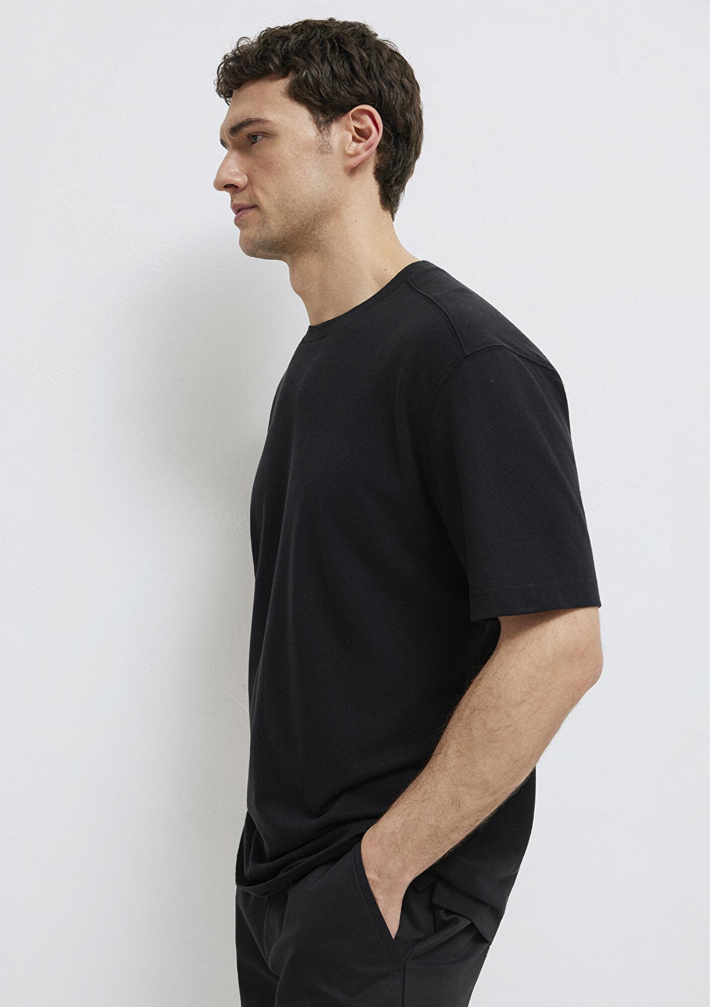 Mavi Soft-Premium Siyah (TENCEL™) Liyosel Karışımlı Tişört Loose Fit / Bol Rahat Kesim 0613468-900