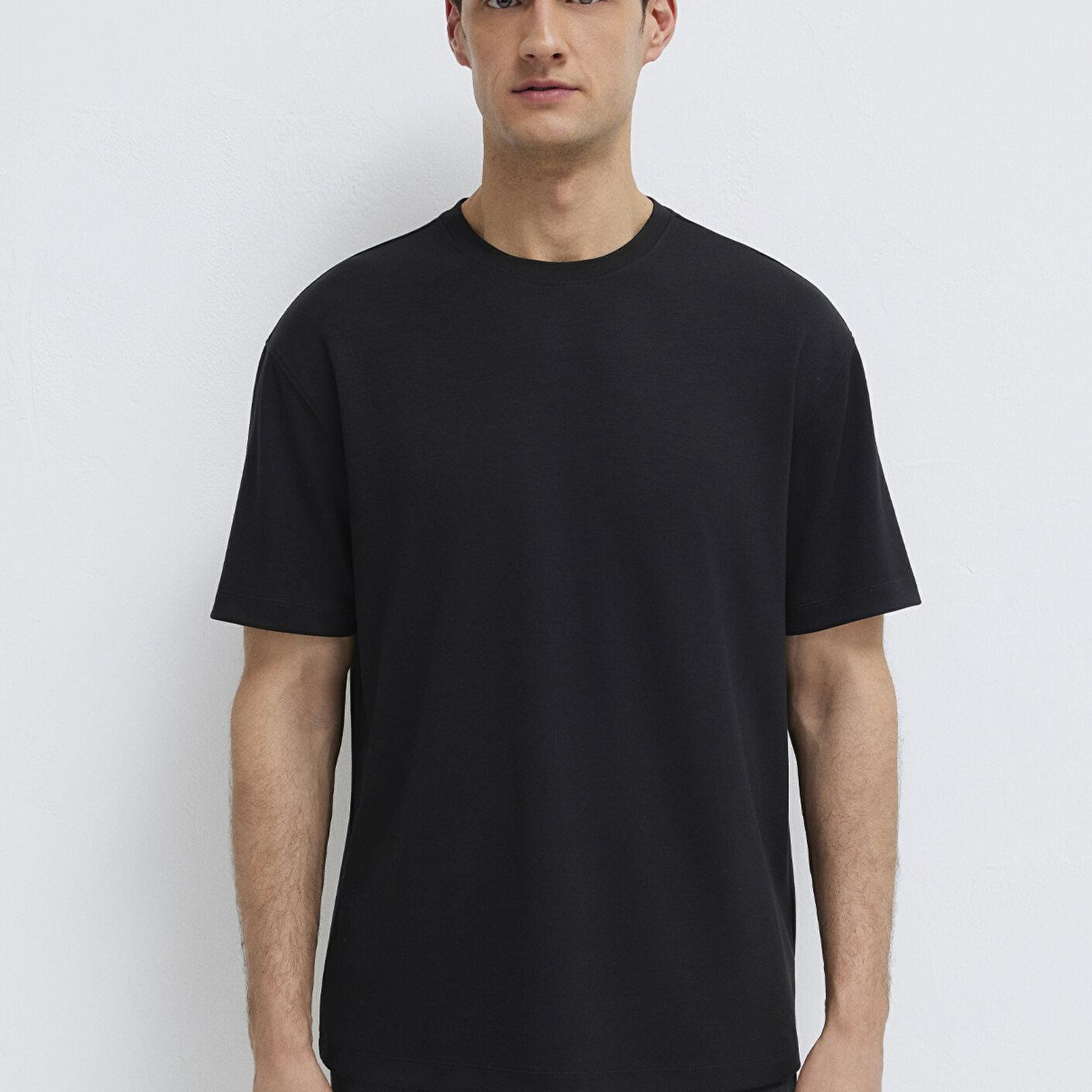 Mavi Soft-Premium Siyah Tişört Loose Fit / Bol Rahat Kesim 0613467-900