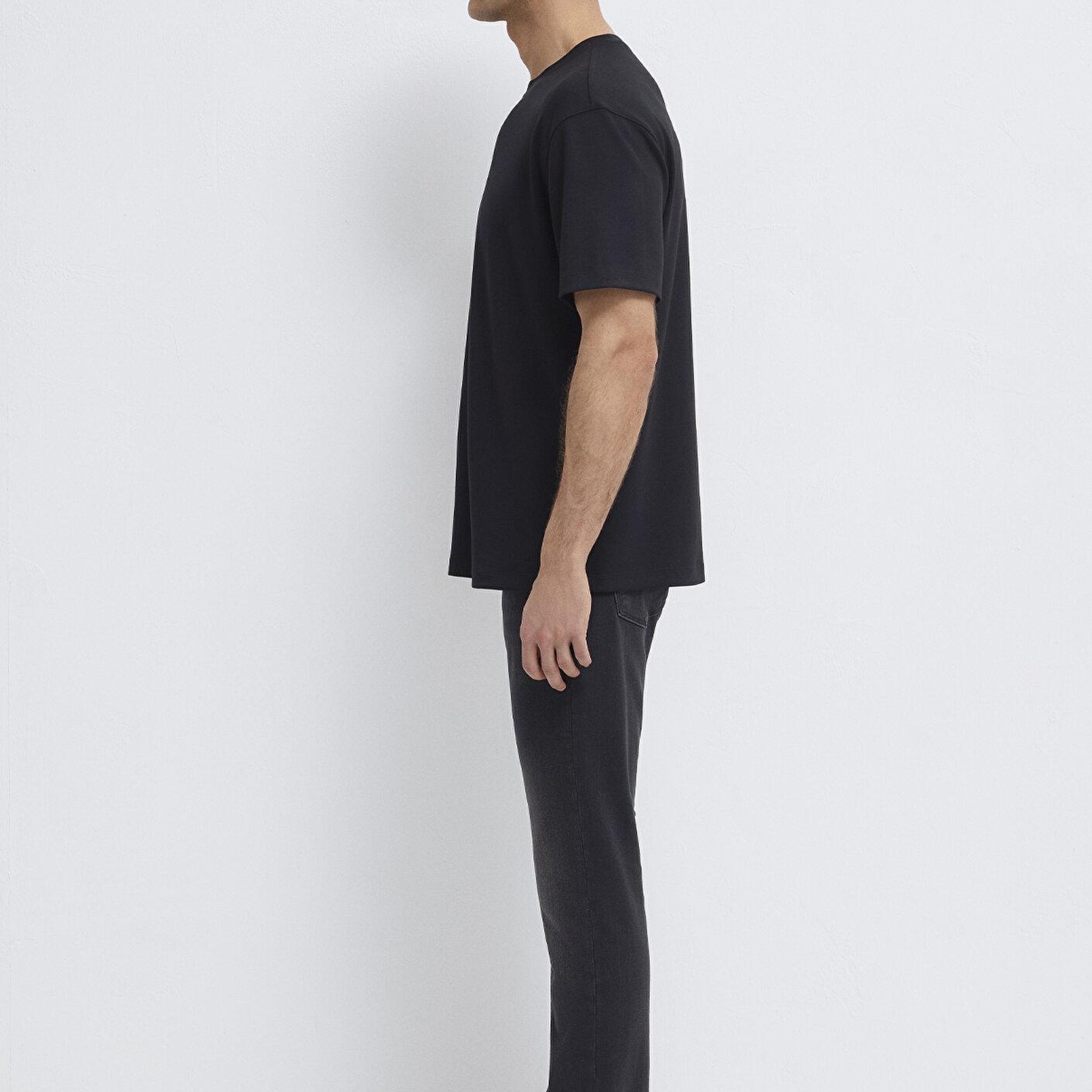 Mavi Soft-Premium Siyah Tişört Loose Fit / Bol Rahat Kesim 0613467-900