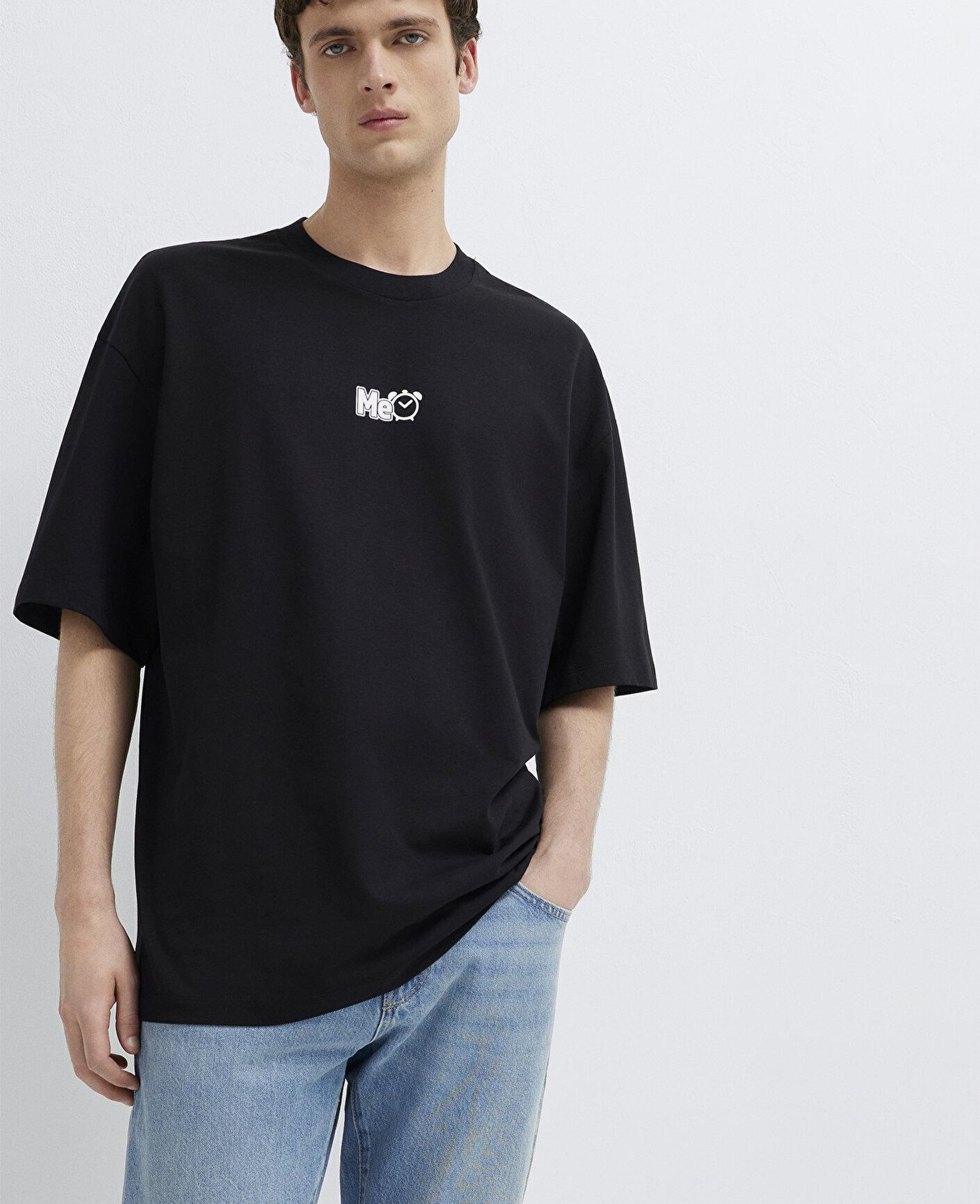Mavi Me Baskılı Siyah Tişört Oversize / Geniş Kesim 0613377-900