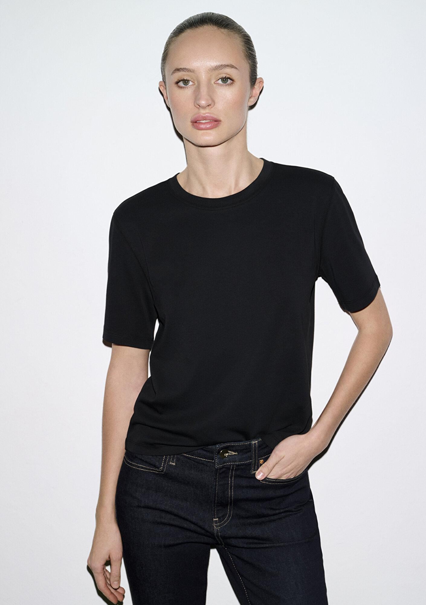 Mavi Siyah Basic Tişört Semi Slim Fit / Yarı Dar Kesim 1613588-900