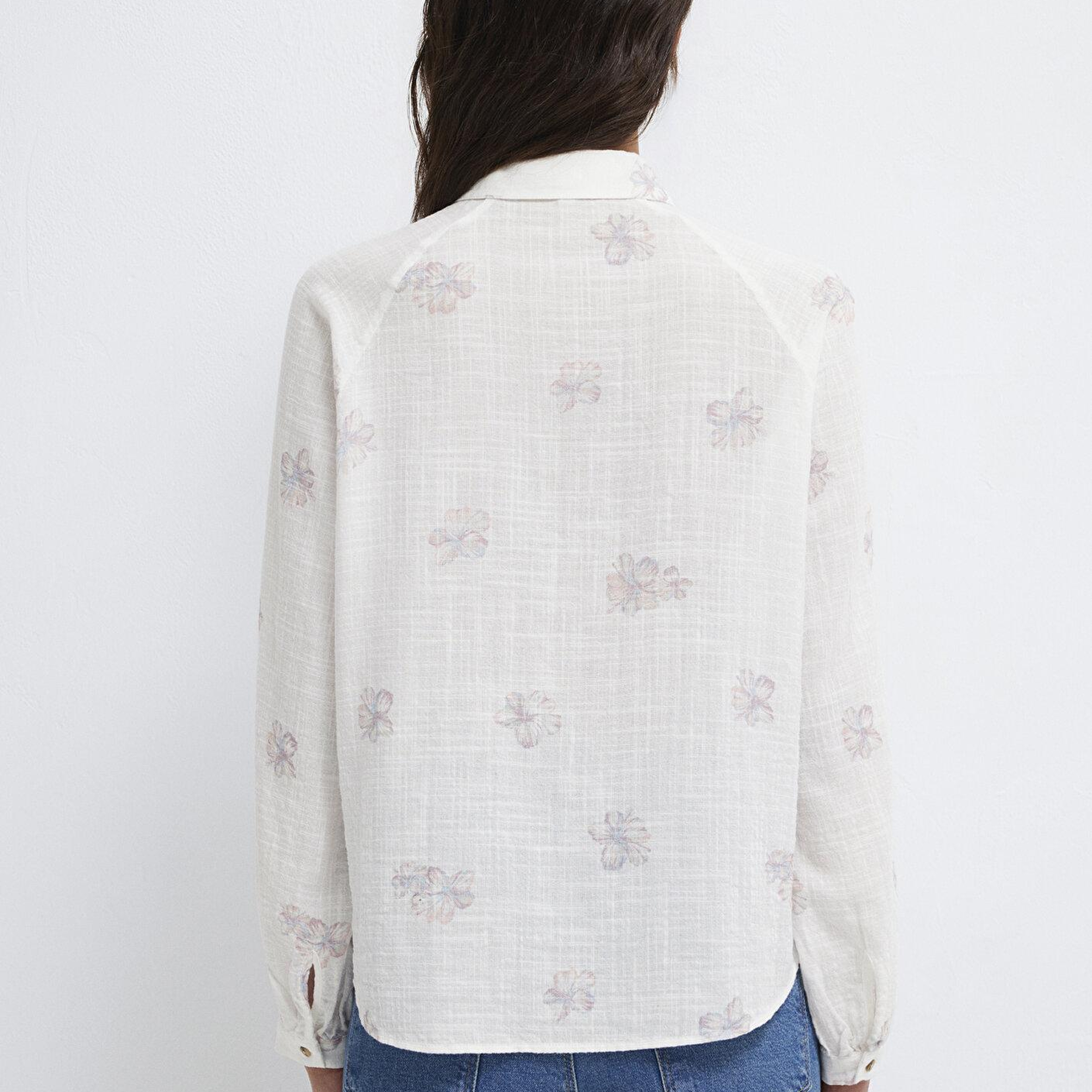 Mavi Çiçek Baskılı Ekru Gömlek Loose Fit / Bol Rahat Kesim 122514-91496