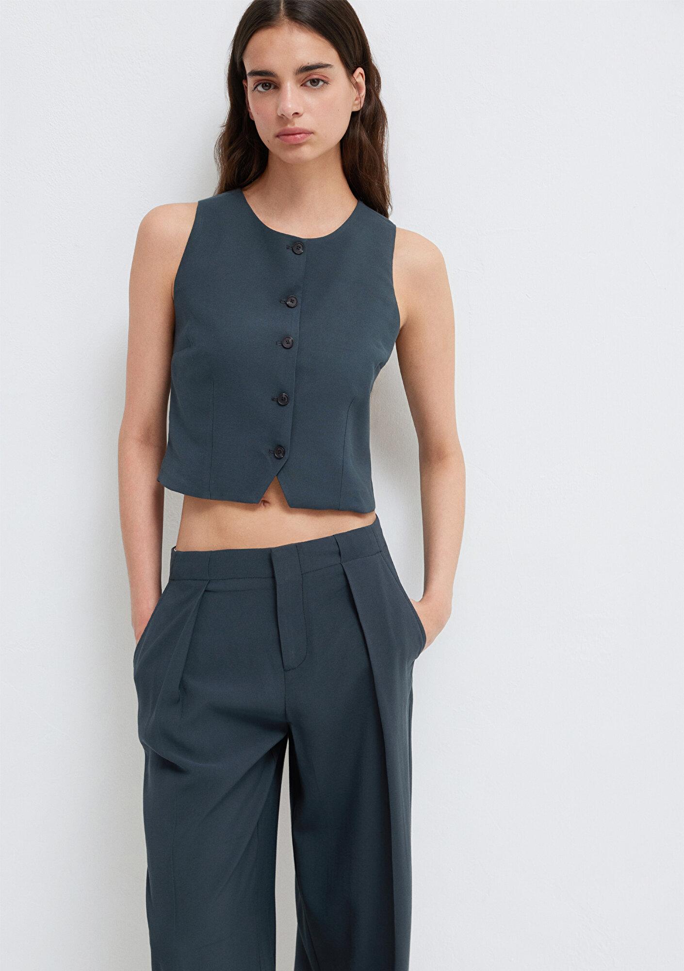 Mavi Sırt Detaylı Antrasit Yelek Crop / Kısa Kesim 1211516-91480