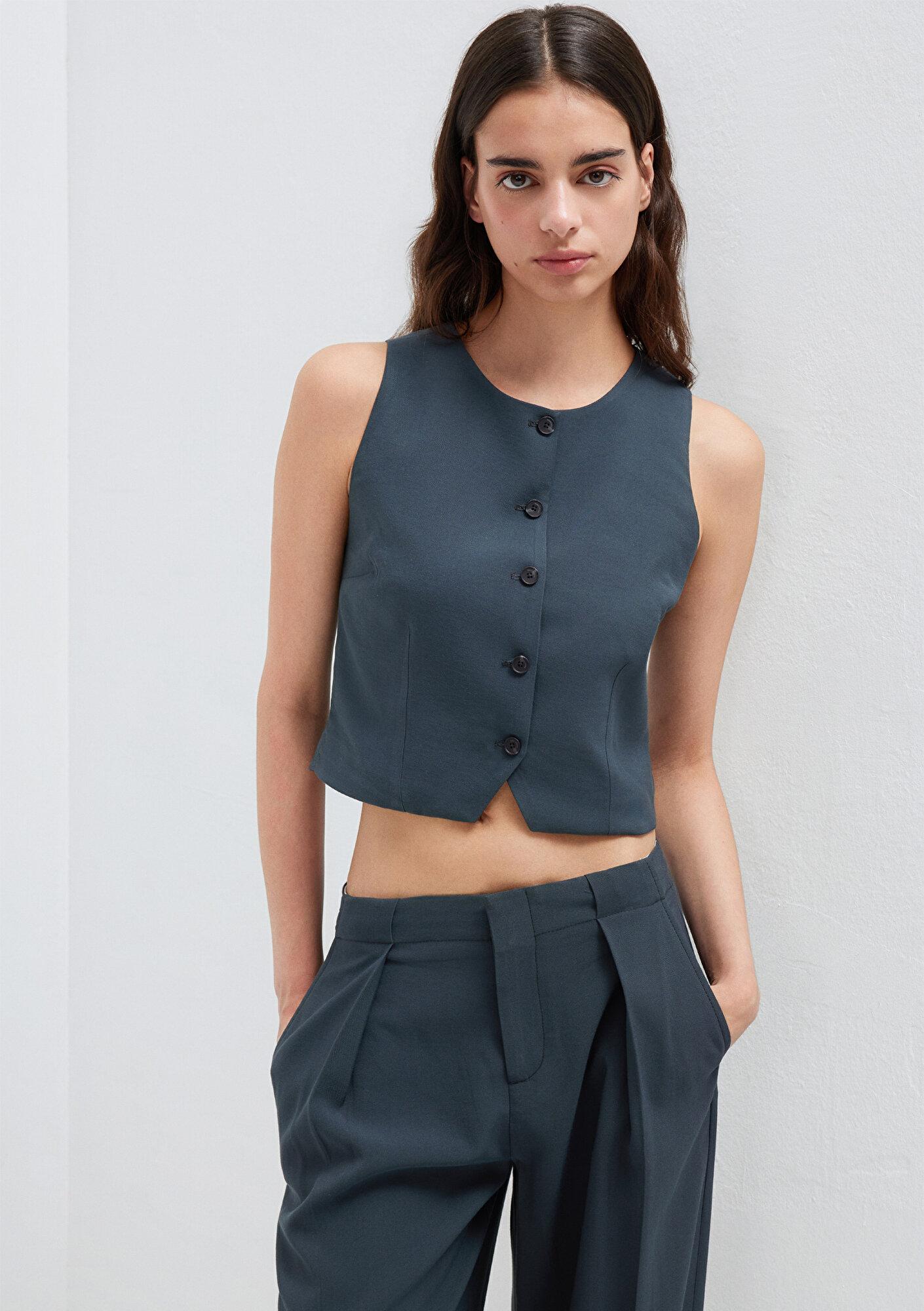 Mavi Sırt Detaylı Antrasit Yelek Crop / Kısa Kesim 1211516-91480
