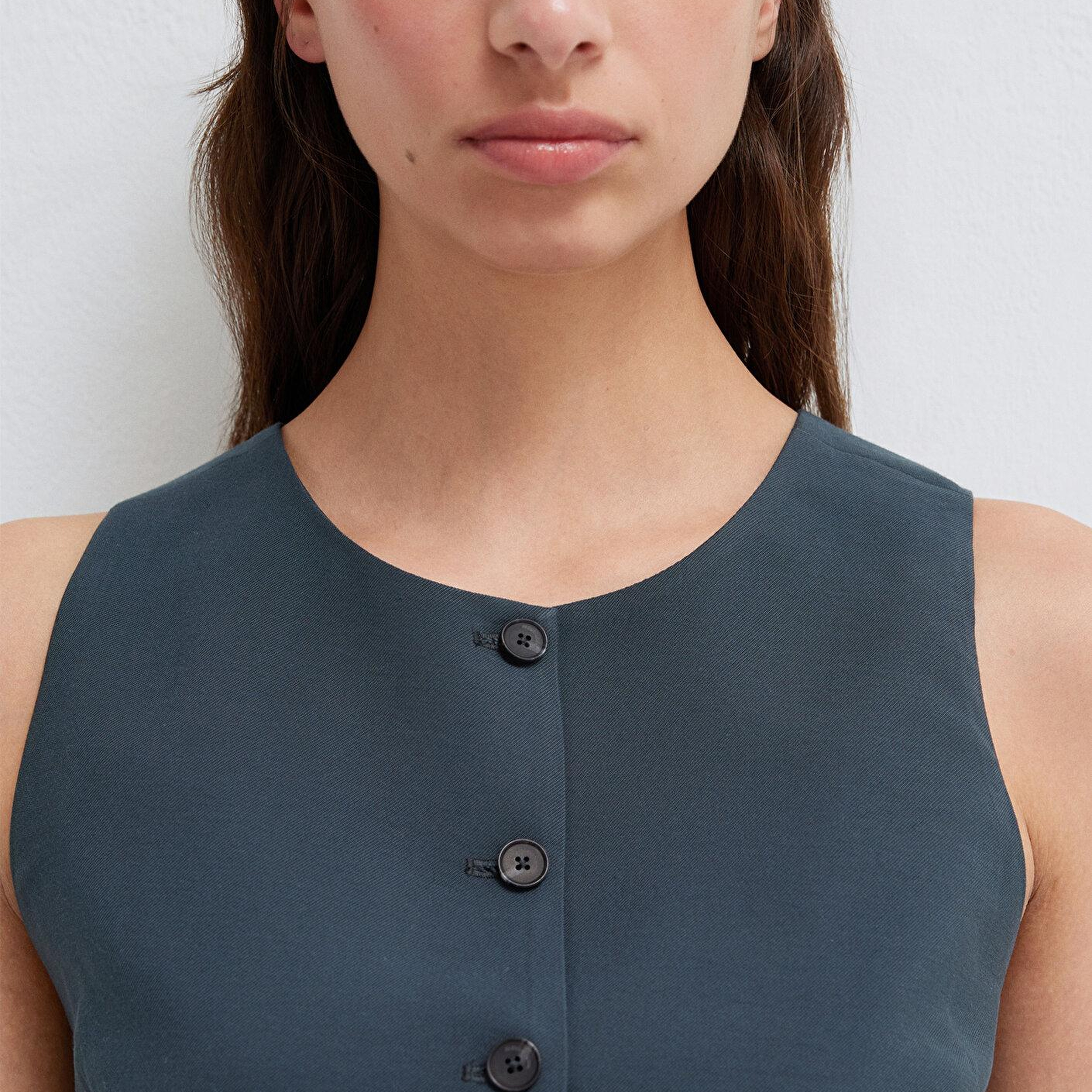 Mavi Sırt Detaylı Antrasit Yelek Crop / Kısa Kesim 1211516-91480