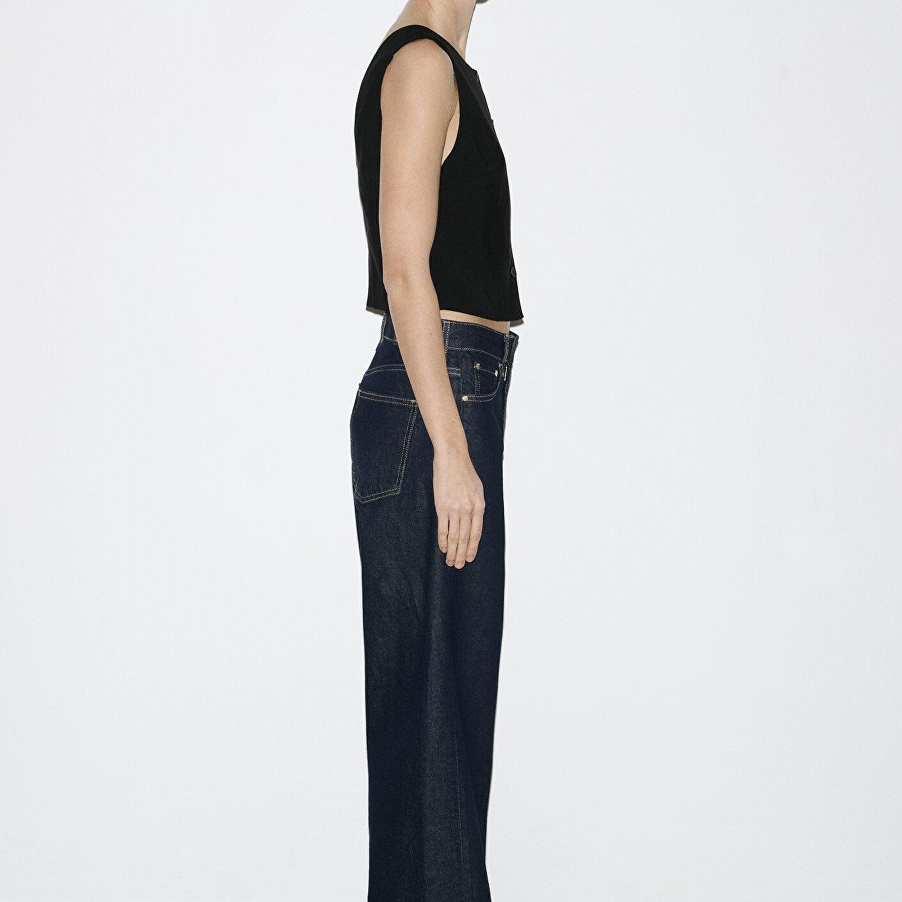 Mavi Sırt Detaylı Siyah Yelek Crop / Kısa Kesim 1211516-900