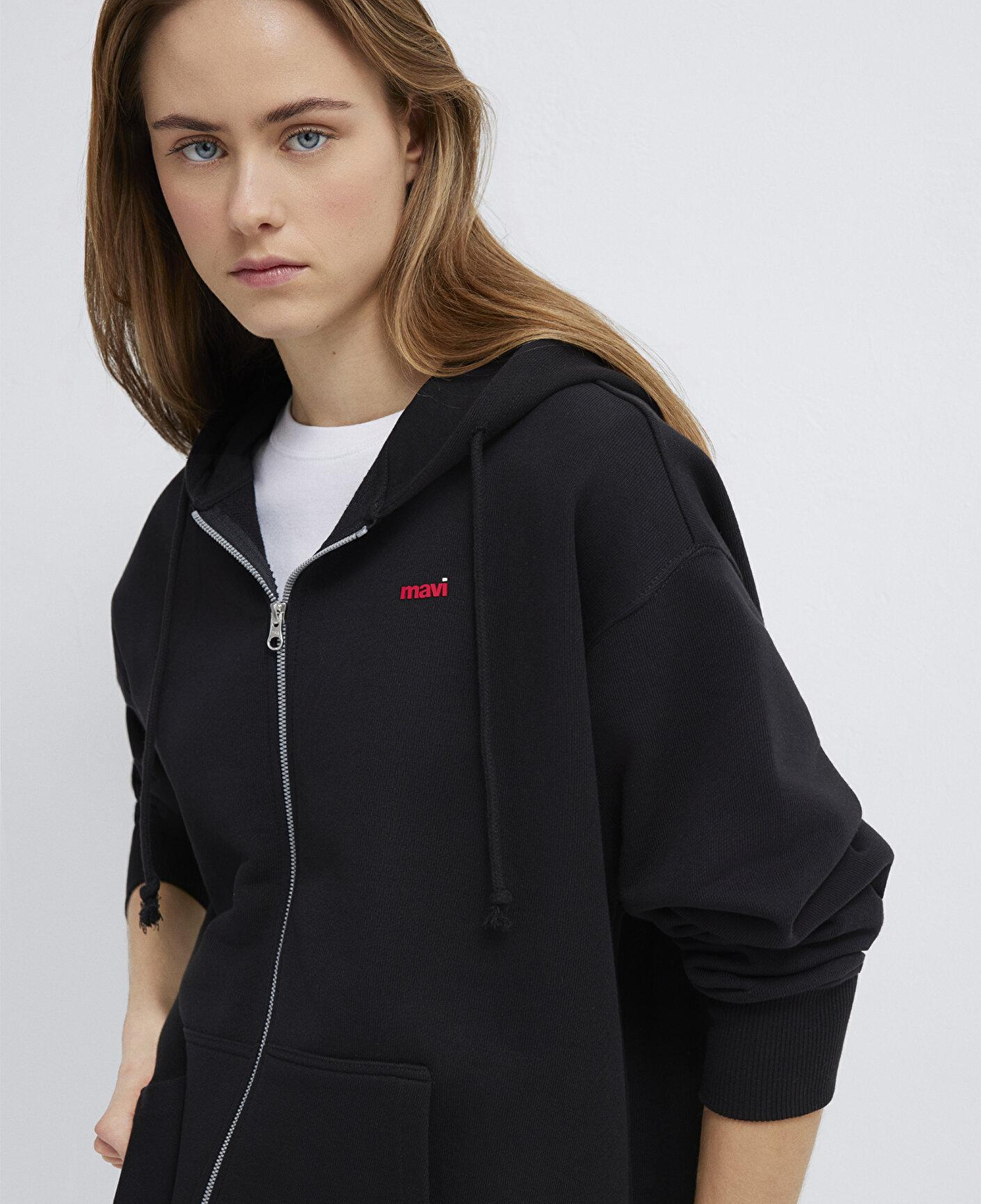 Mavi Mavi Logo Baskılı Kapüşonlu Siyah Sweatshirt 1S10531-900