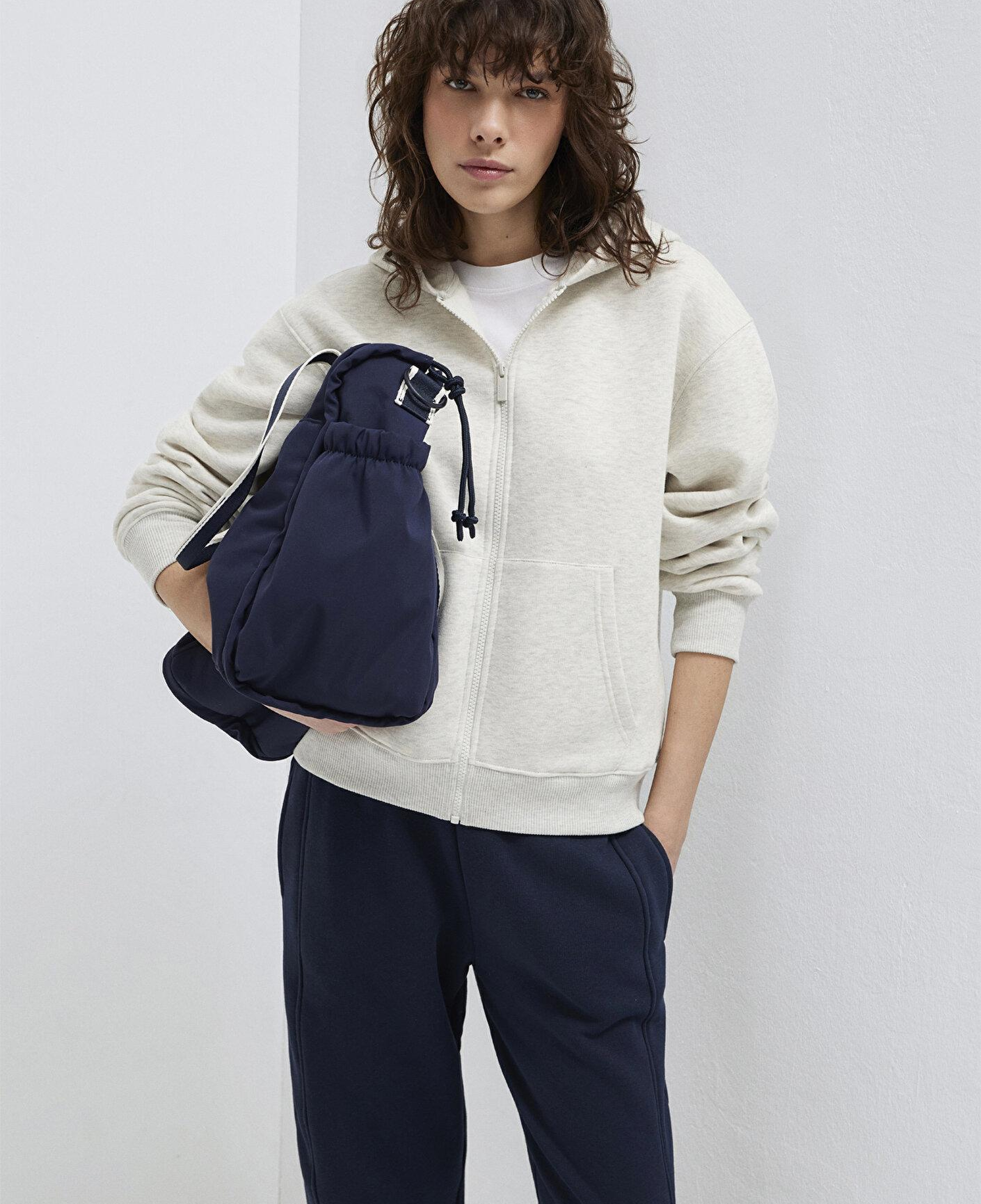 Mavi Mavi Logo Nakış Detaylı Kapüşonlu Bej Sweatshirt 1S10532-85576