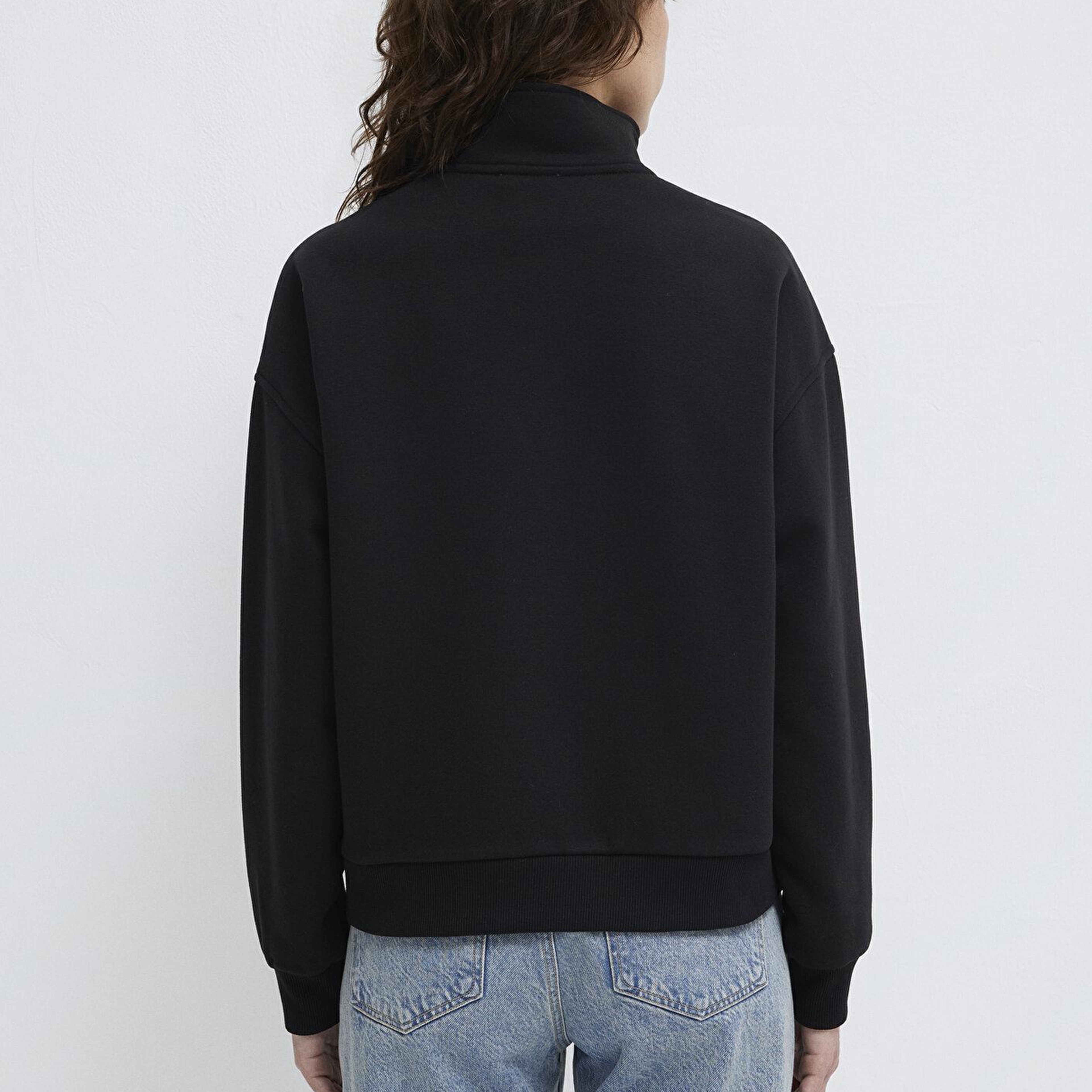 Mavi MVJNS Nakışlı Yarı Fermuarlı Siyah Sweatshirt 1S10533-900