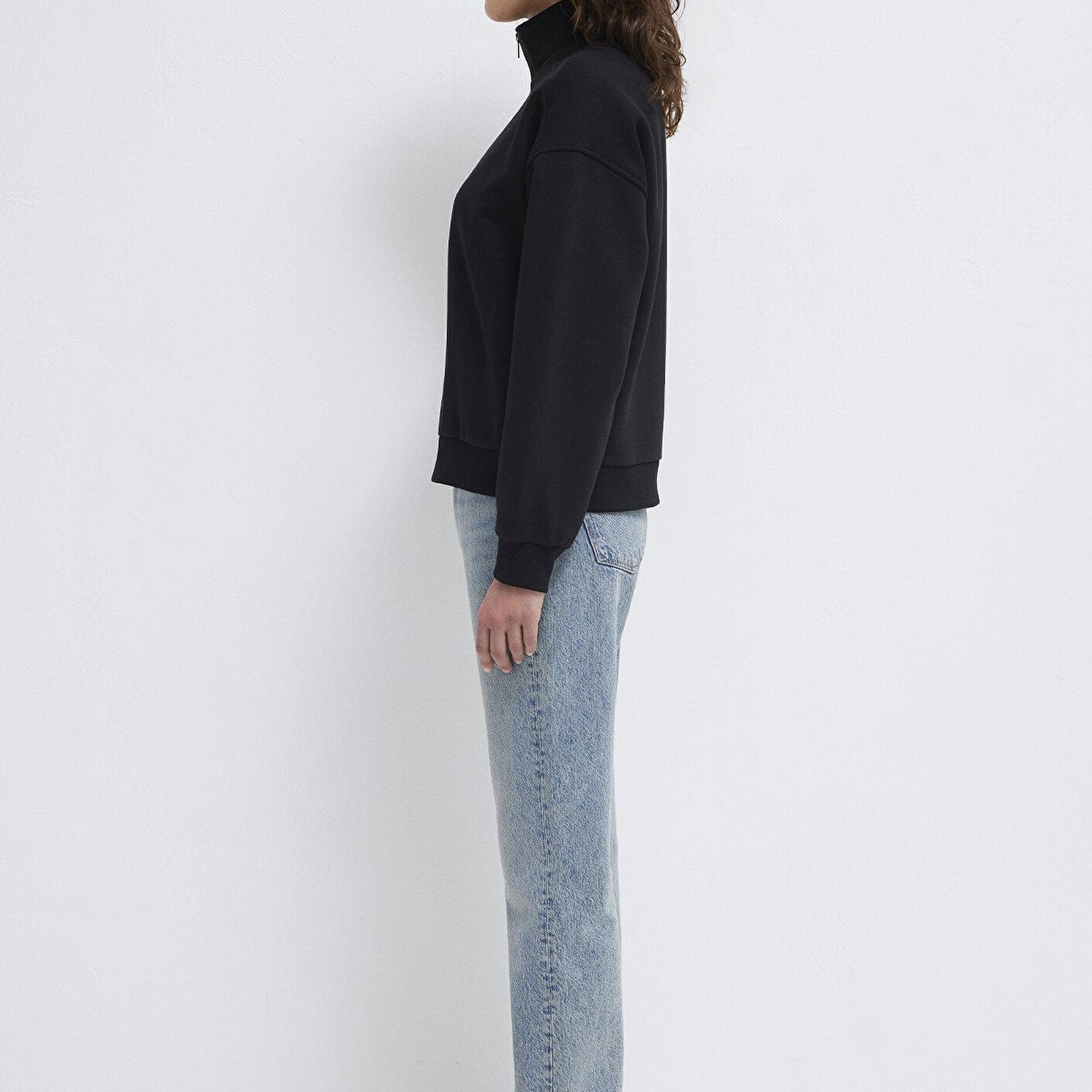 Mavi MVJNS Nakışlı Yarı Fermuarlı Siyah Sweatshirt 1S10533-900