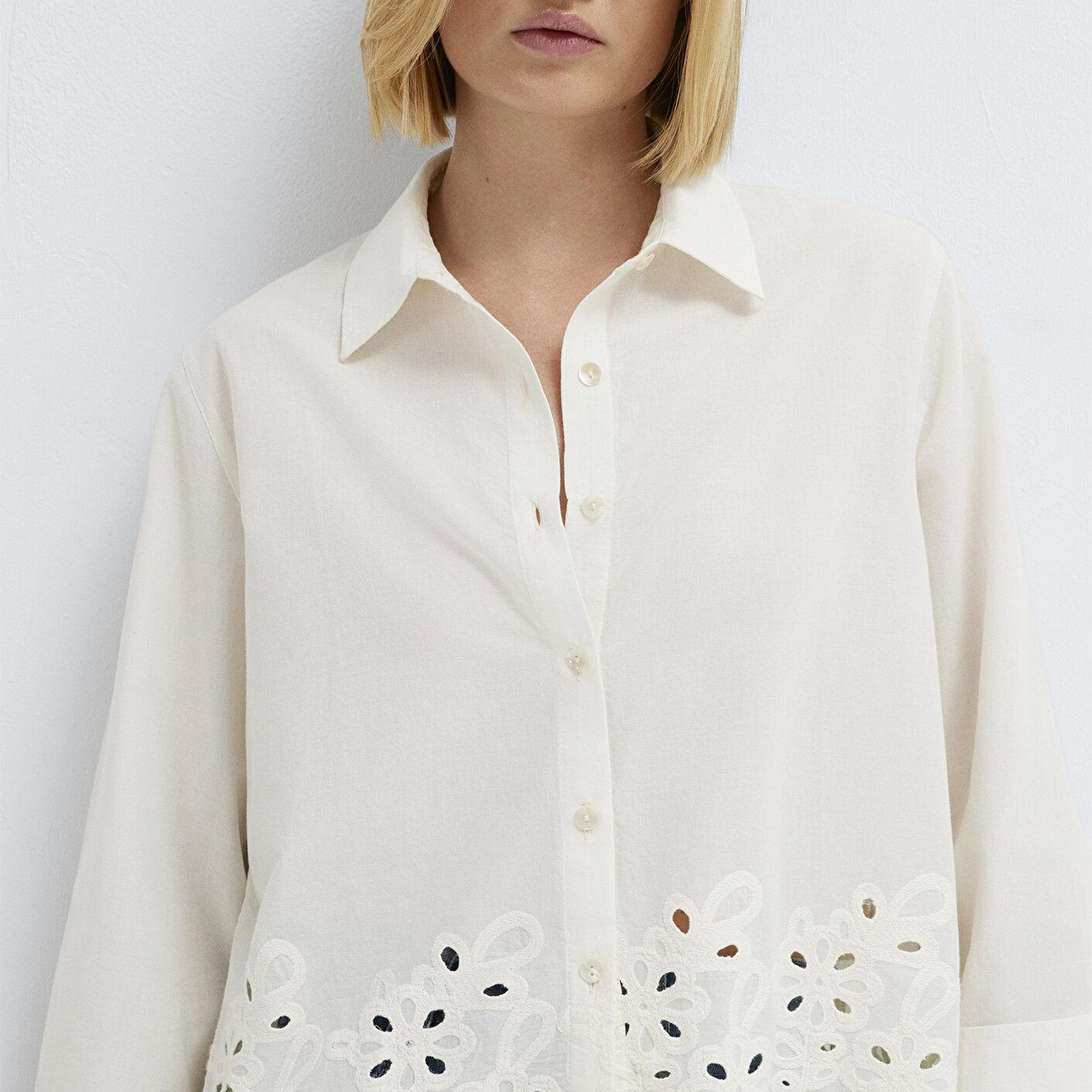 Mavi Dantel Detaylı Ekru Gömlek Loose Fit / Bol Rahat Kesim 1211463-70060