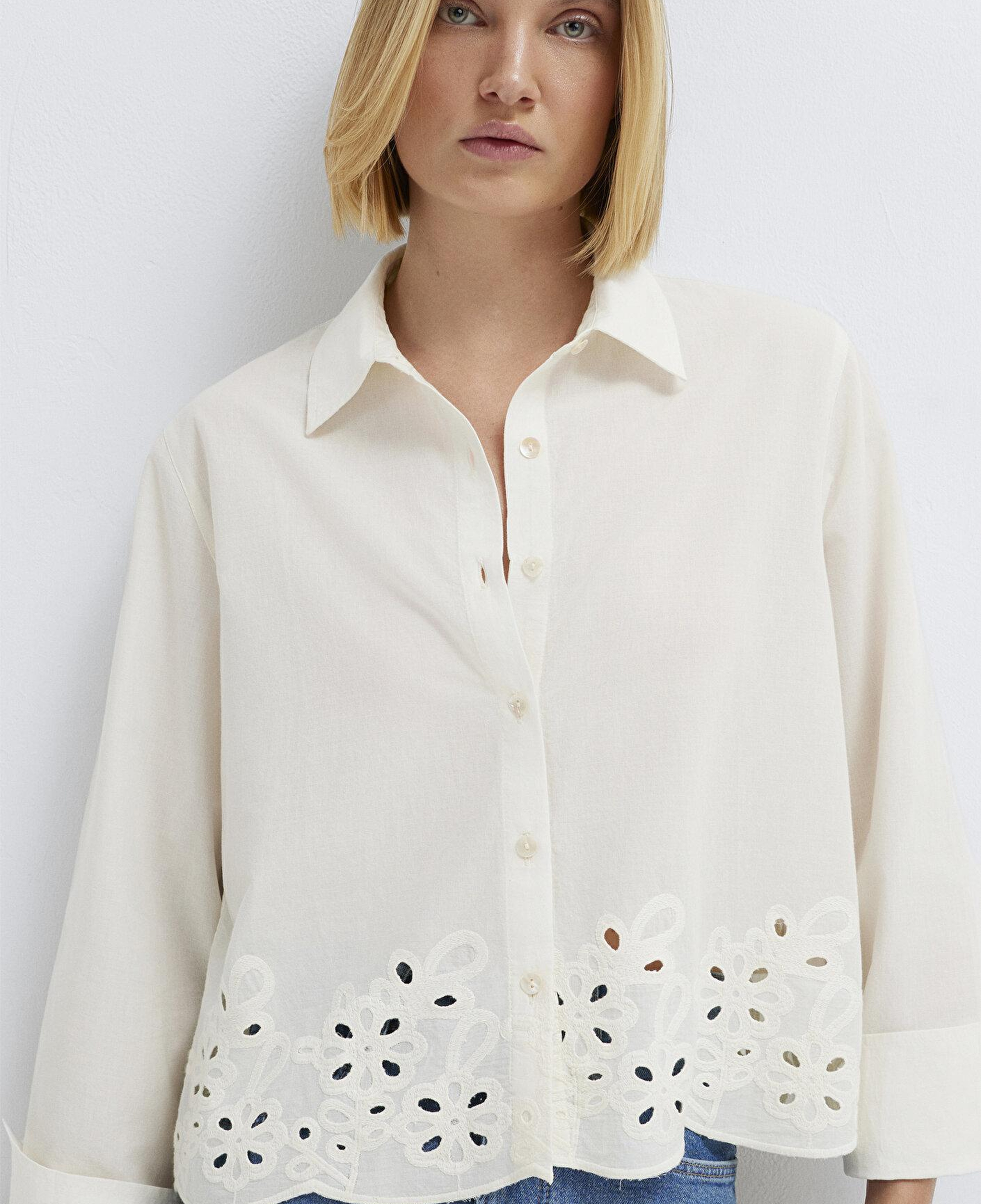 Mavi Dantel Detaylı Ekru Gömlek Loose Fit / Bol Rahat Kesim 1211463-70060