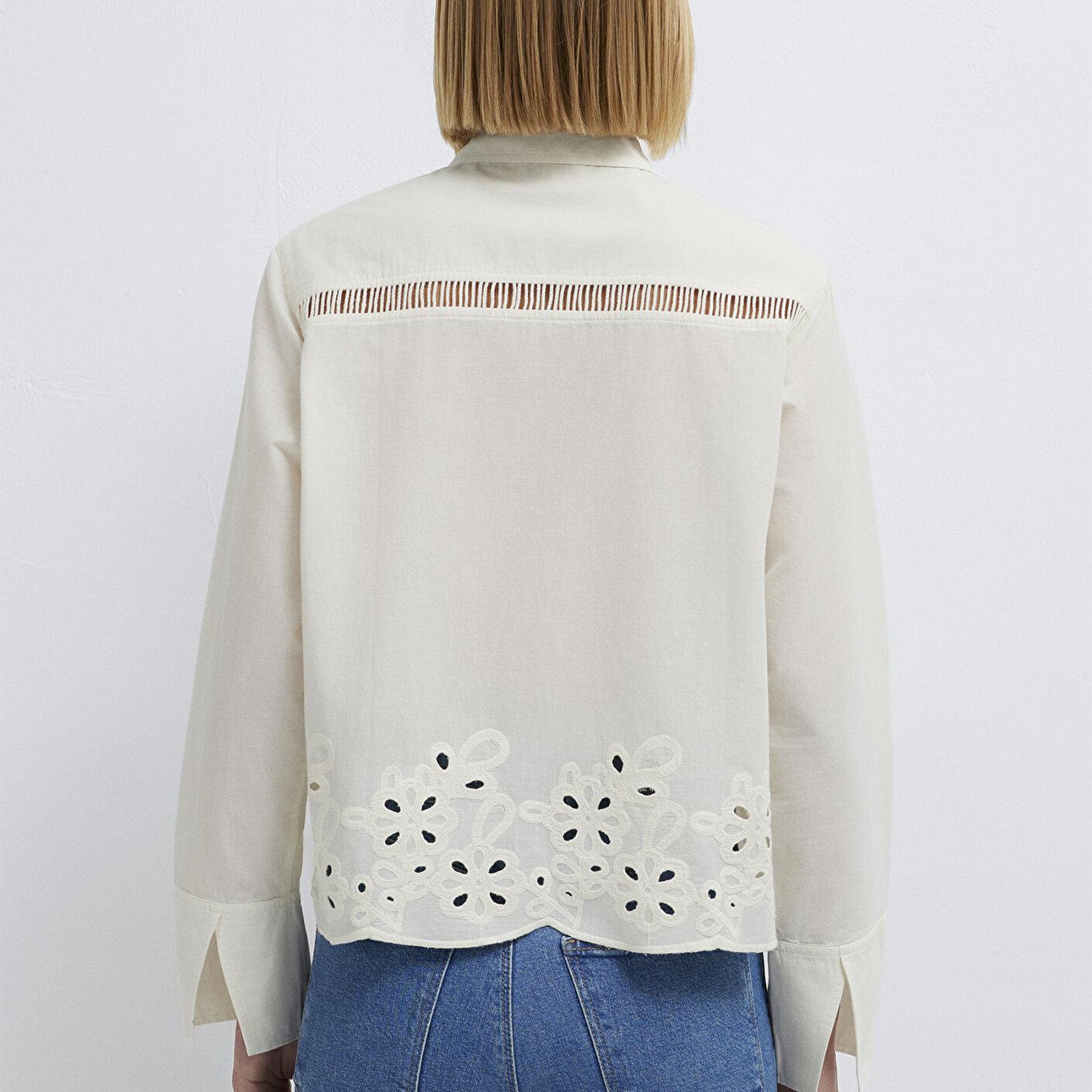Mavi Dantel Detaylı Ekru Gömlek Loose Fit / Bol Rahat Kesim 1211463-70060