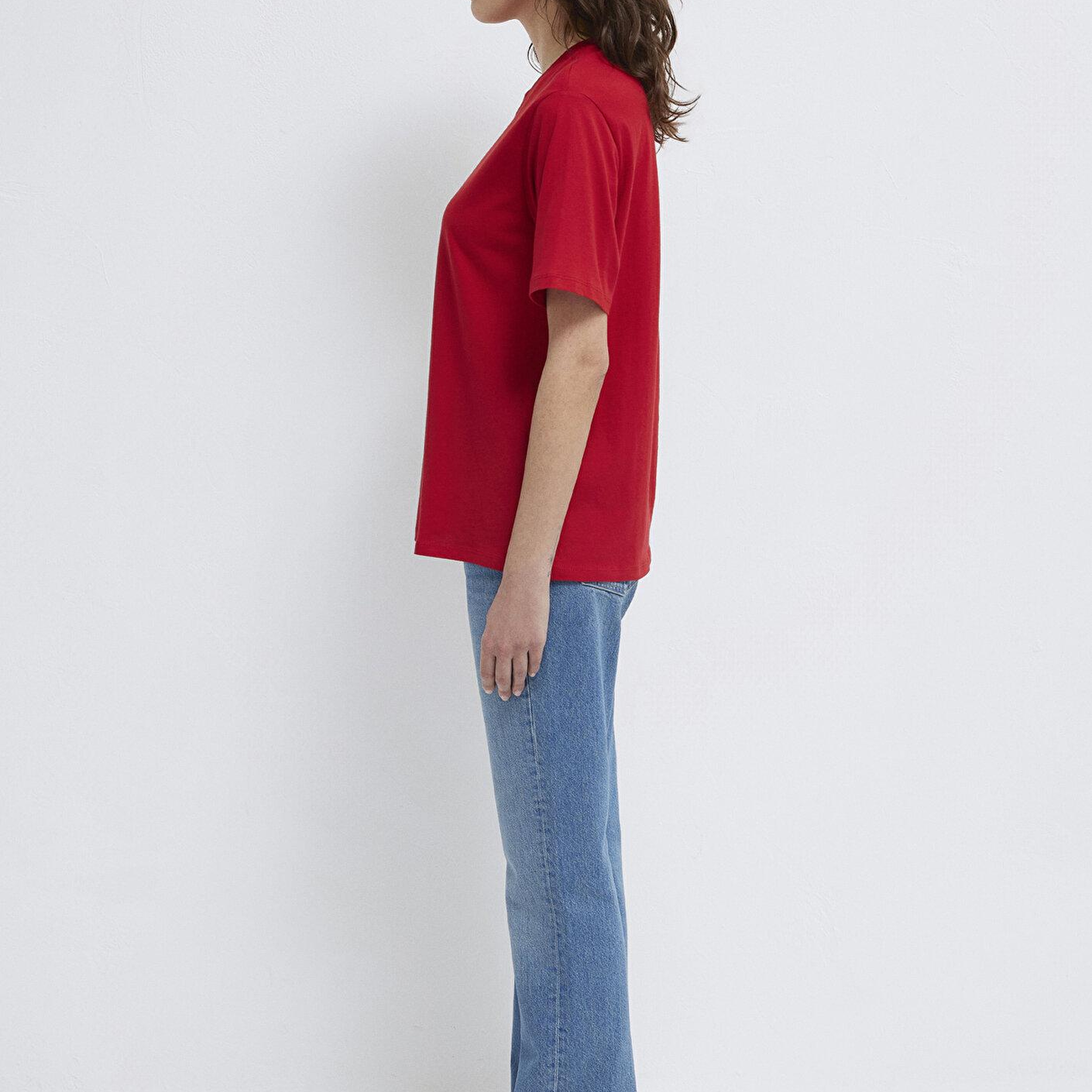 Mavi Bisiklet Yaka Kırmızı Basic Tişört Regular Fit / Normal Kesim 1600955-86417