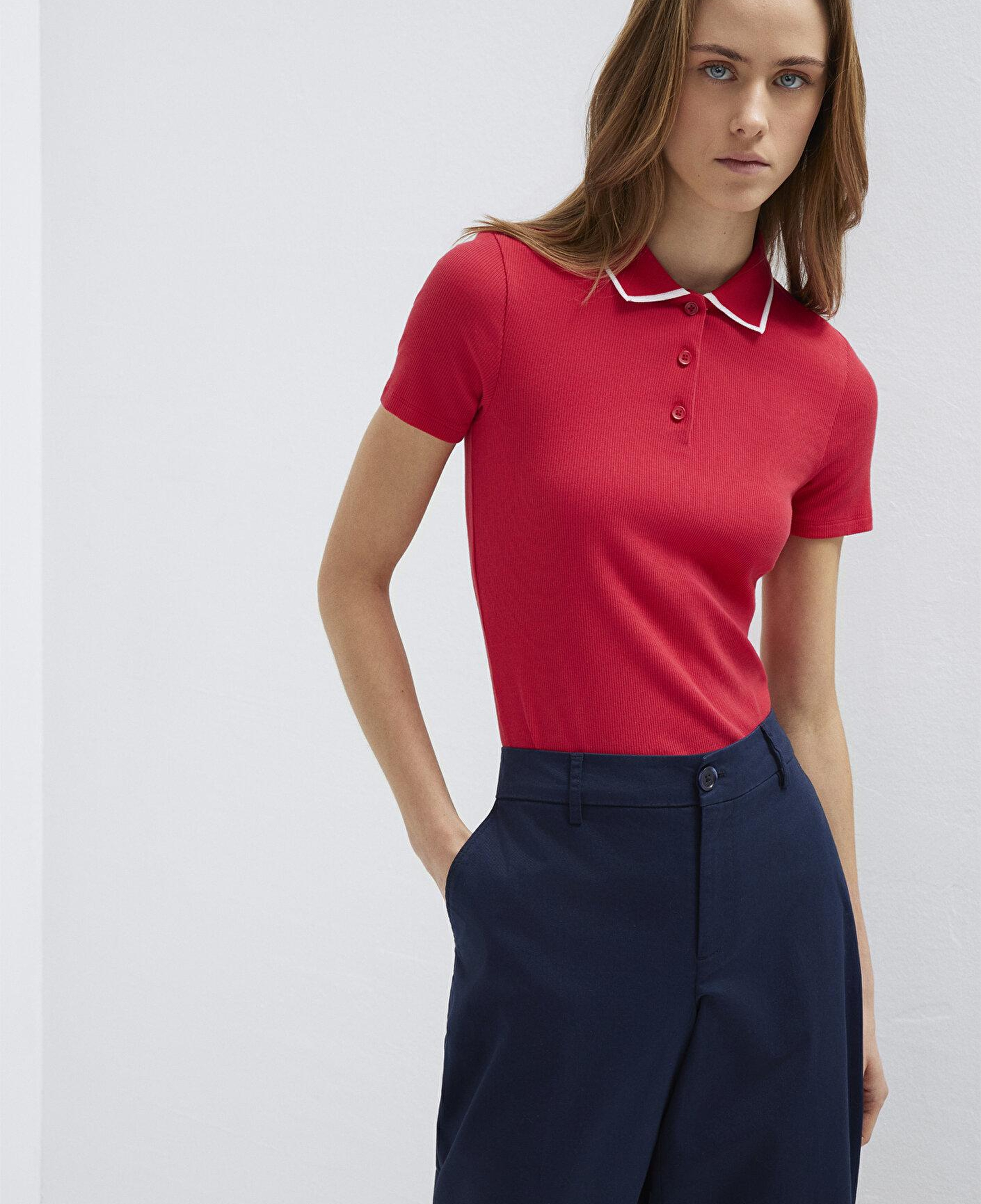 Mavi Yaka Detaylı Kırmızı Polo Tişört Fitted / Vücuda Oturan Kesim 1613776-70477