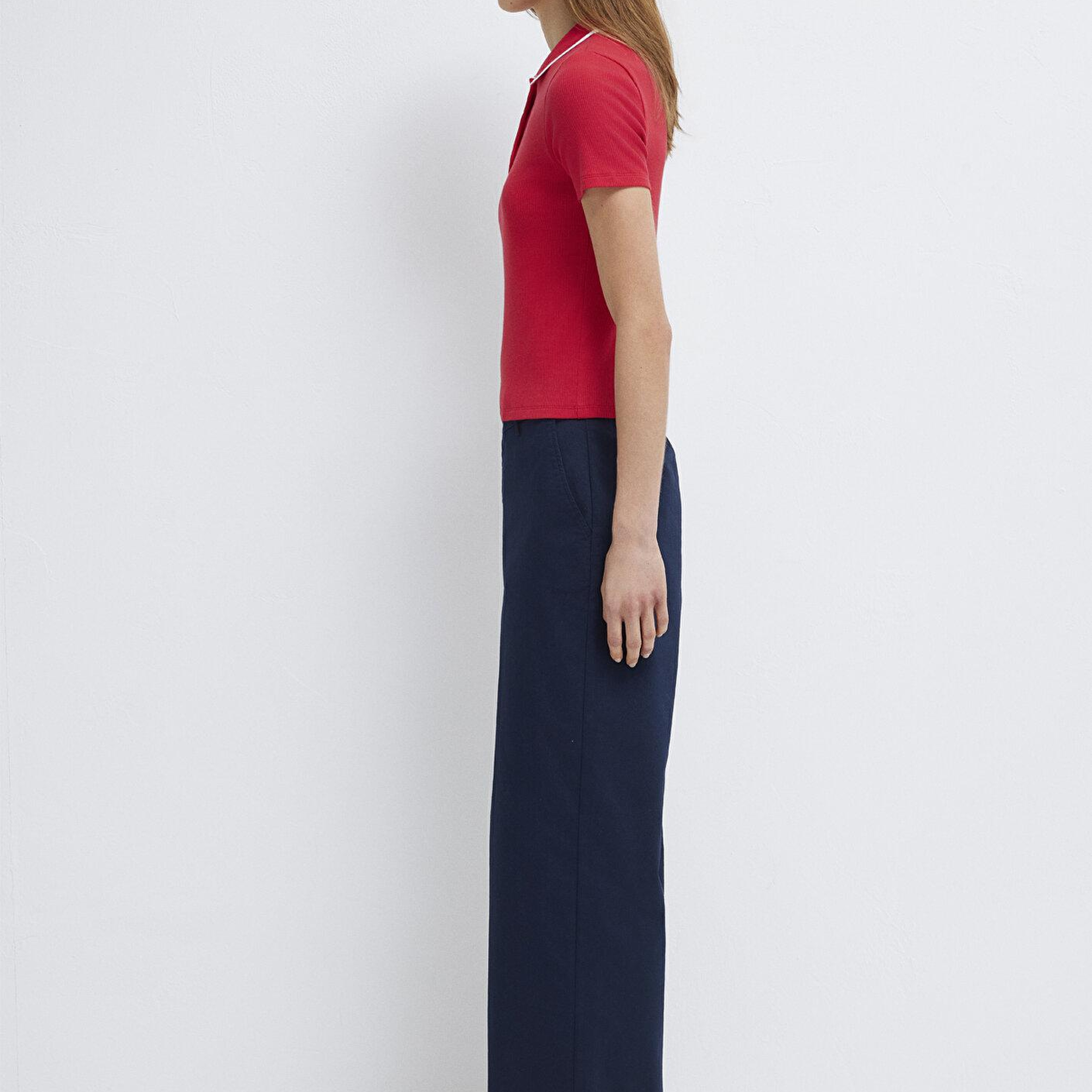 Mavi Yaka Detaylı Kırmızı Polo Tişört Fitted / Vücuda Oturan Kesim 1613776-70477