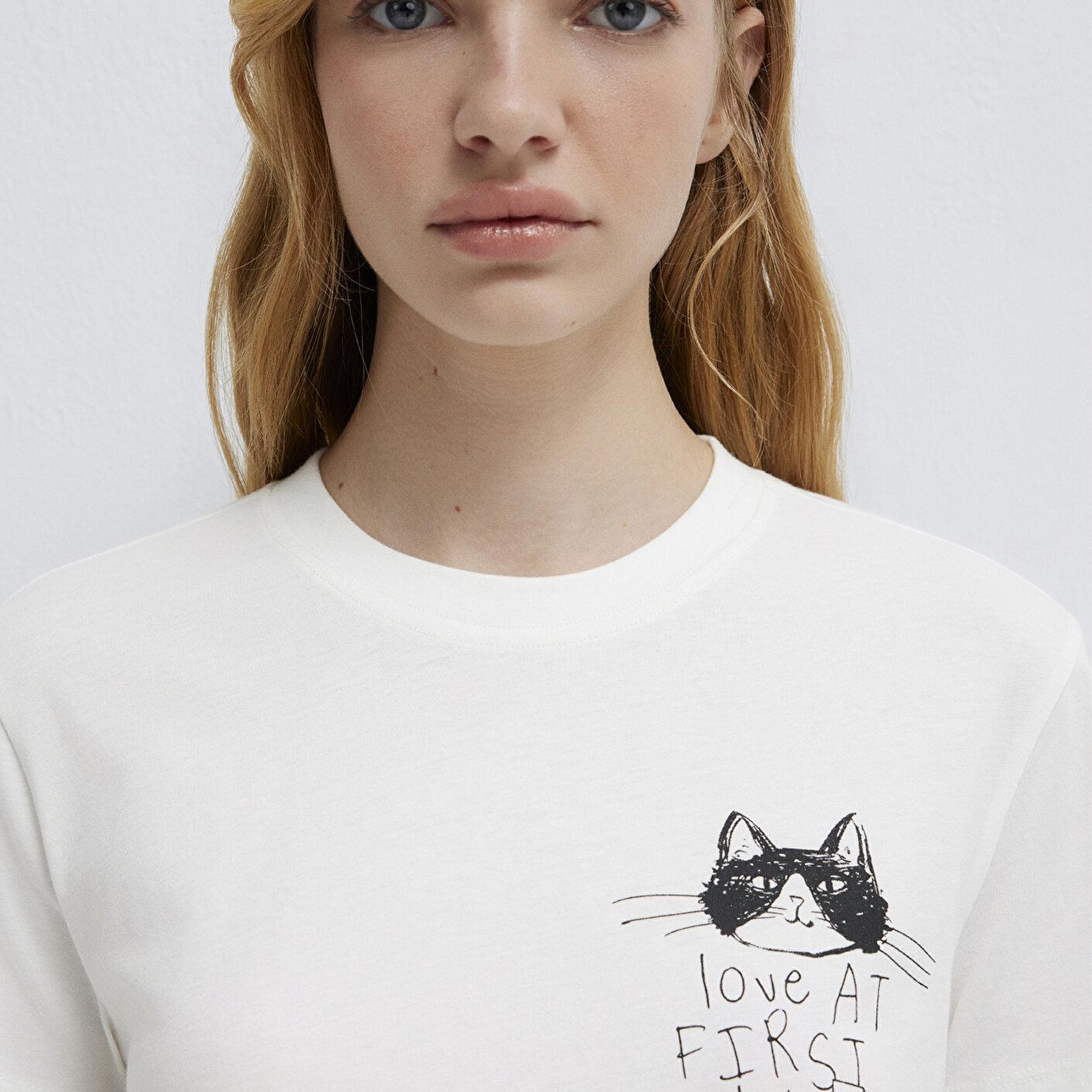 Mavi Kedi Baskılı Ekru Tişört Semi Slim Fit / Yarı Dar Kesim 1613723-70057