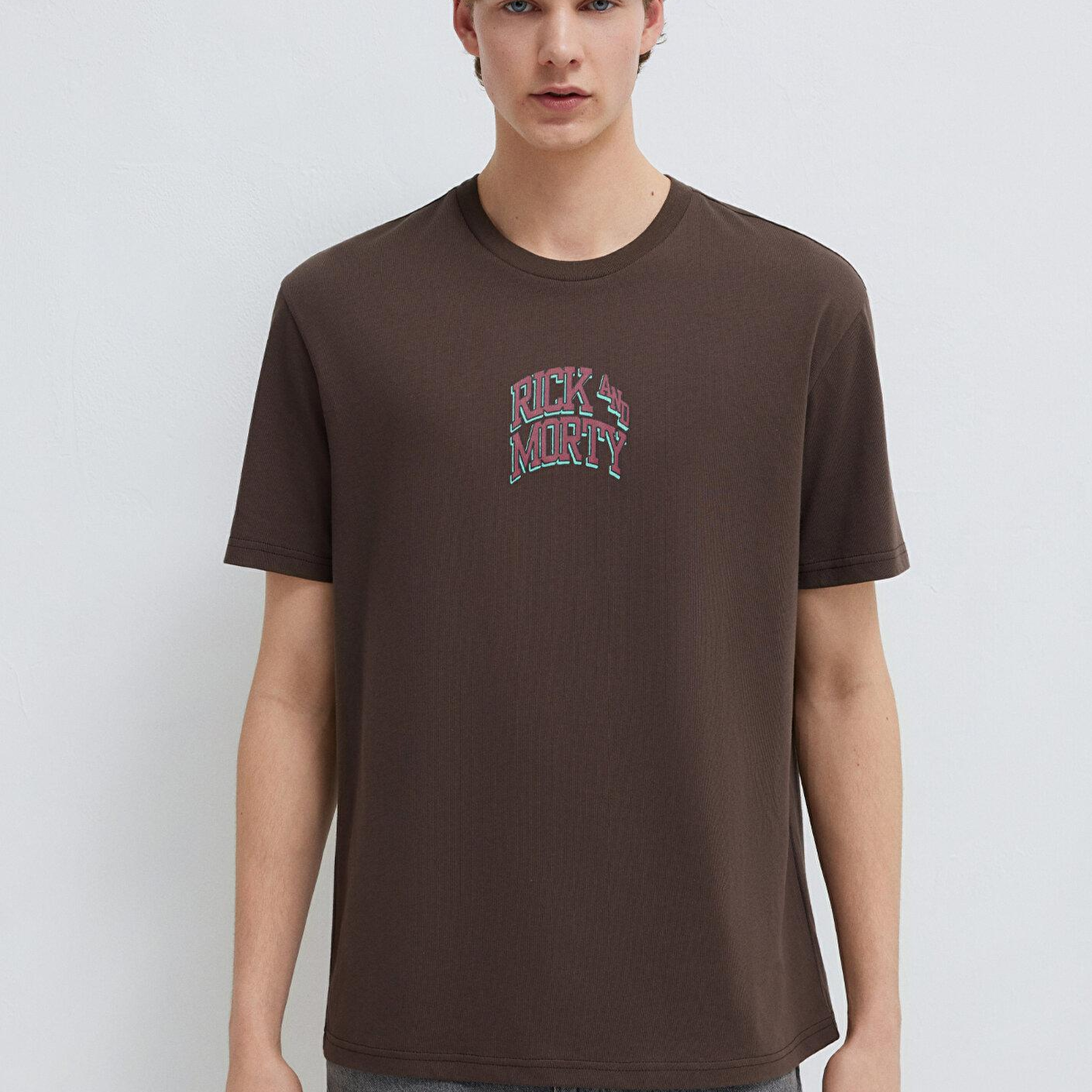 Mavi Rick and Morty Baskılı Kahverengi Tişört Loose Fit / Bol Rahat Kesim 0613205-70251