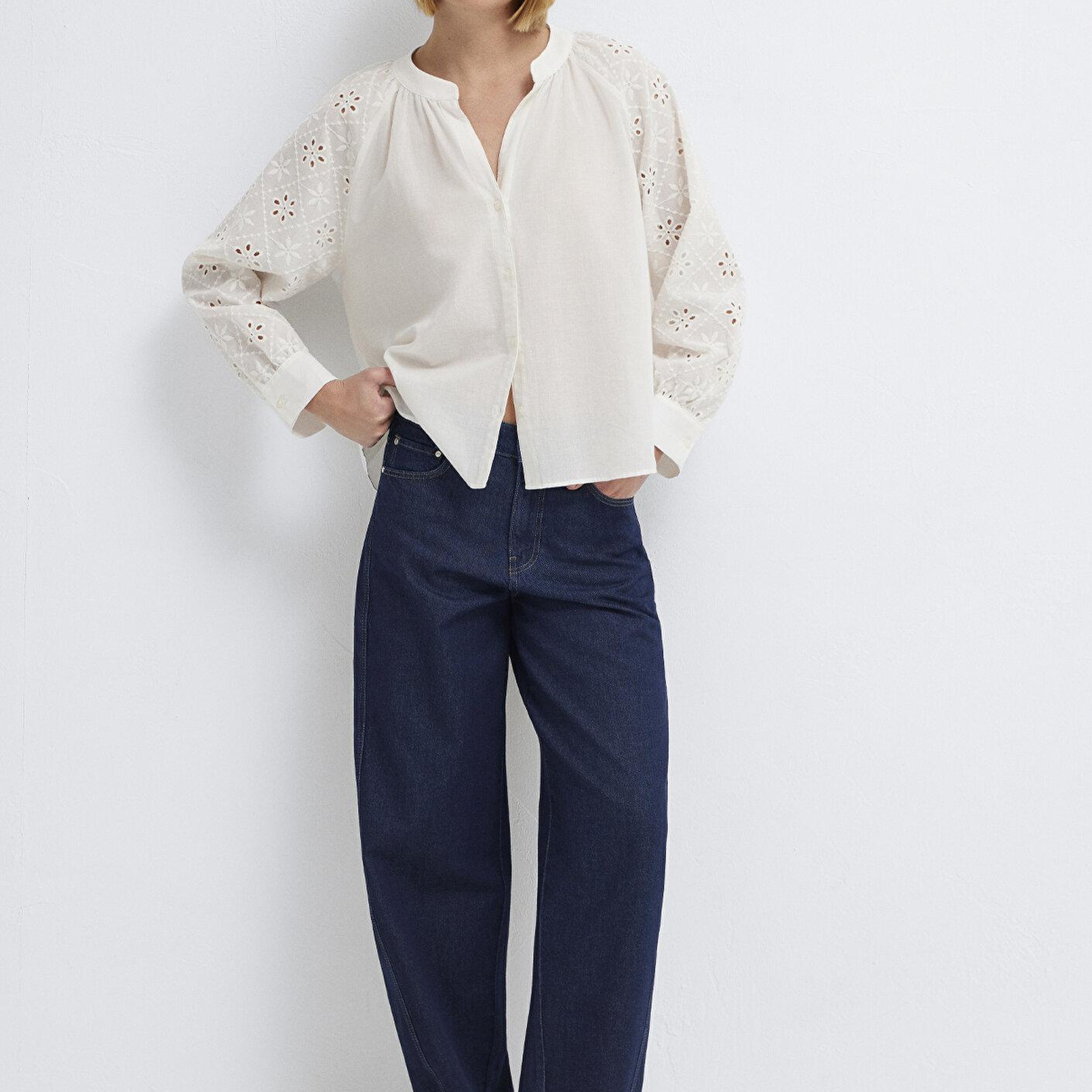 Mavi Dantel Detaylı Beyaz Gömlek Loose Fit / Bol Rahat Kesim 1211346-620